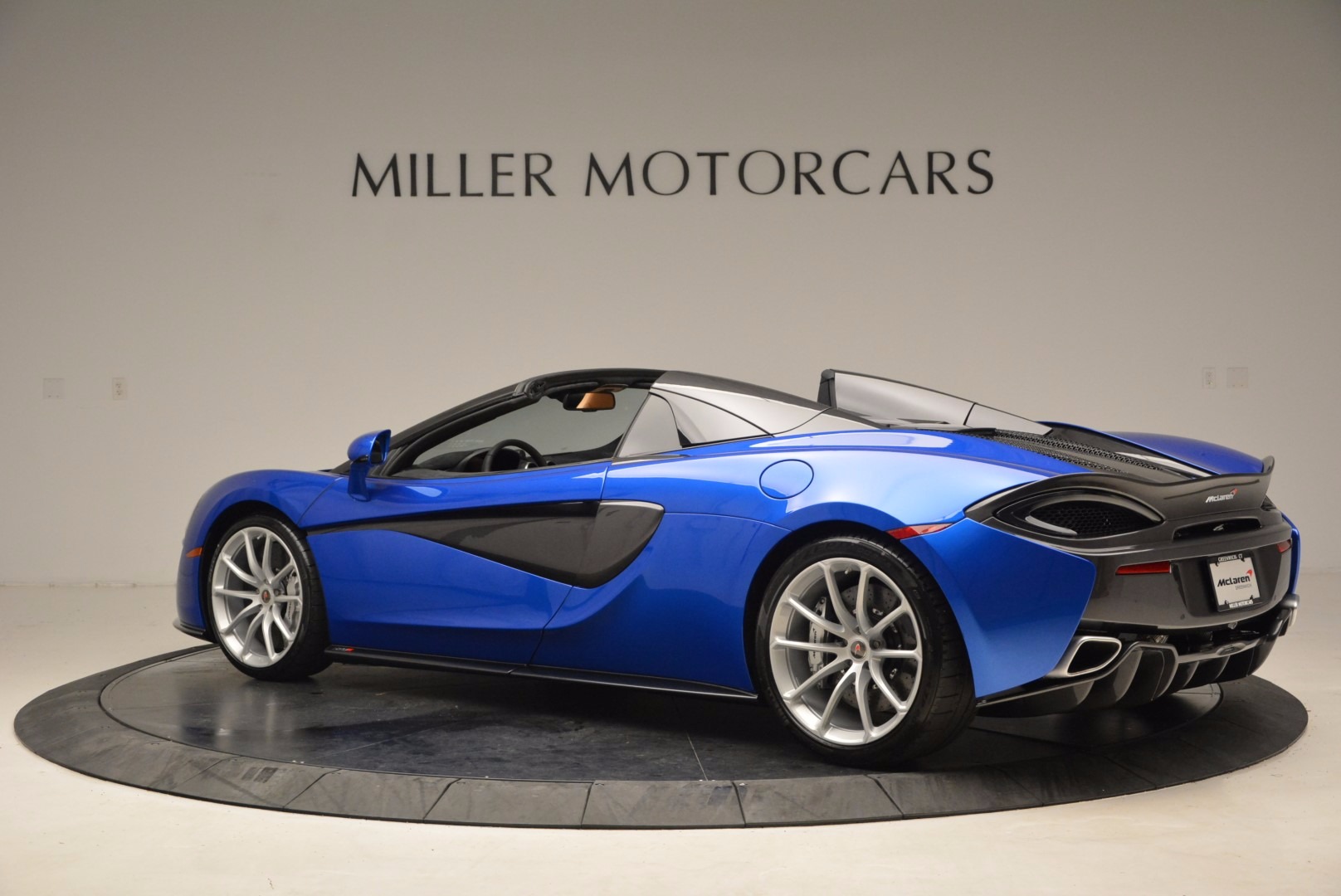 https://www.millermotorcars.com/galleria_images/1303/1303_p4_l.jpg