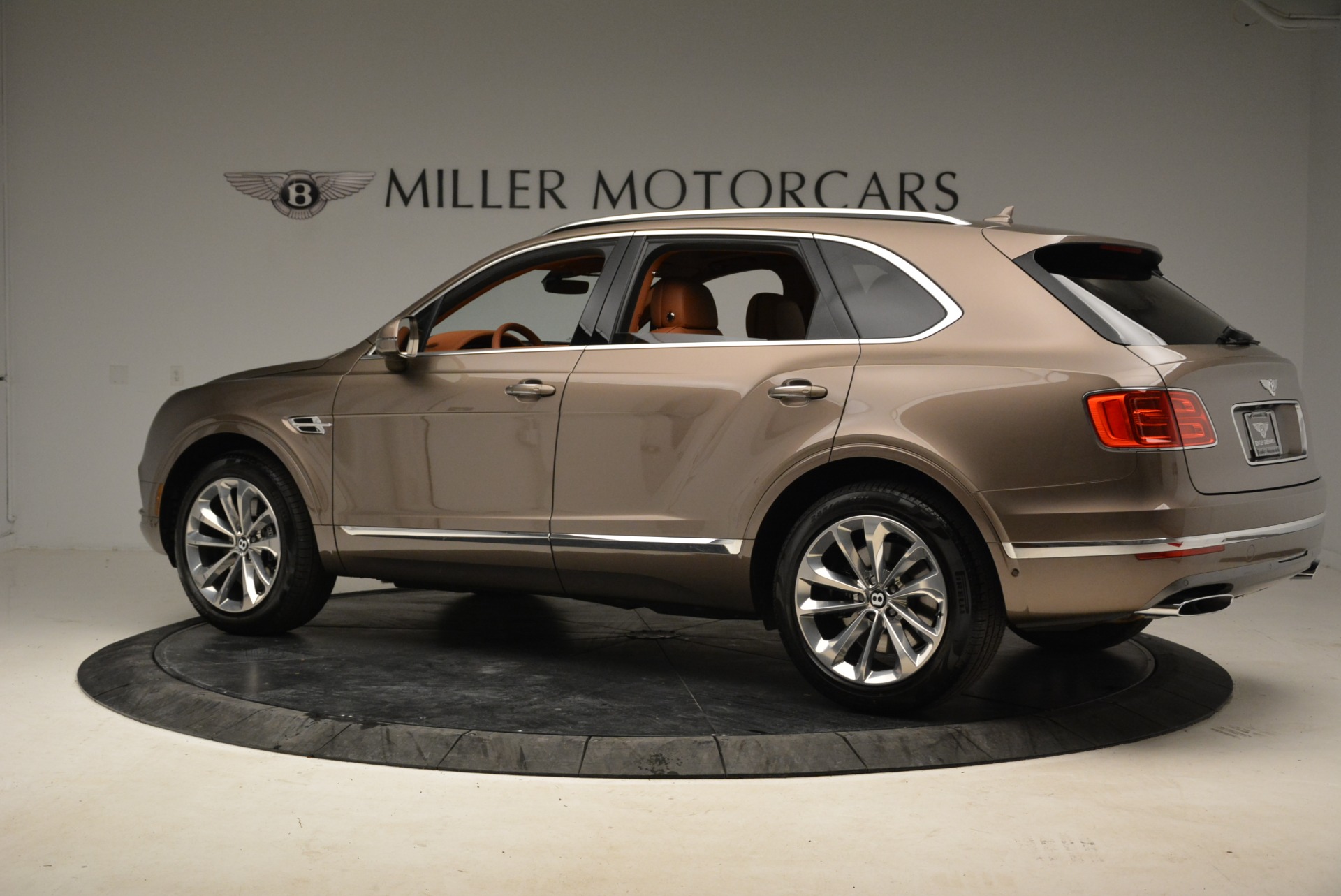 Used 2018 Bentley Bentayga W12 Signature | St. Petersburg, FL