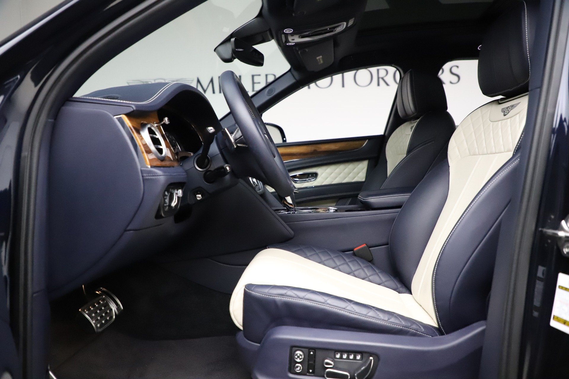 Used 2018 Bentley Bentayga W12 Signature | St. Petersburg, FL
