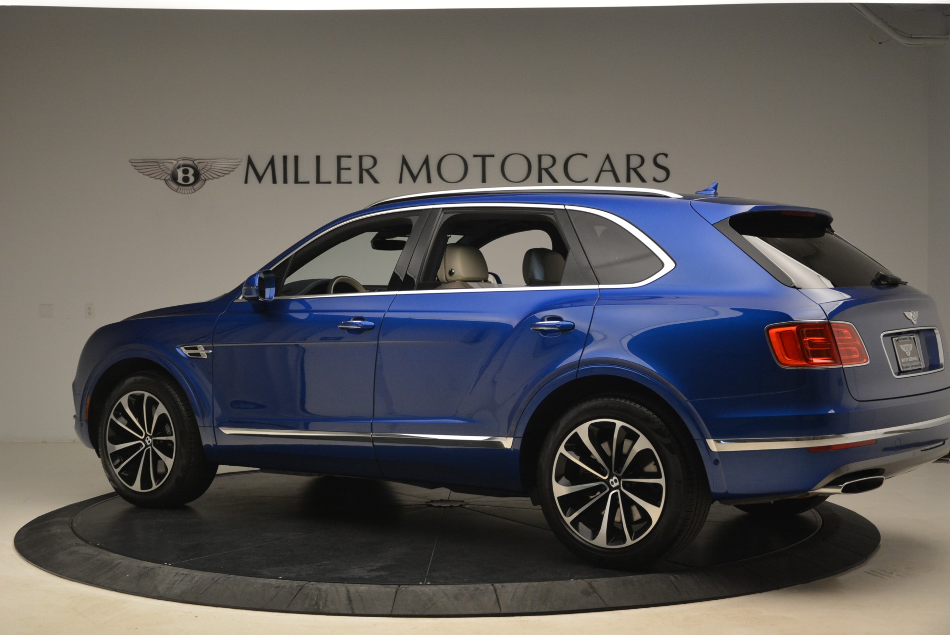 Used 2018 Bentley Bentayga W12 Signature | St. Petersburg, FL