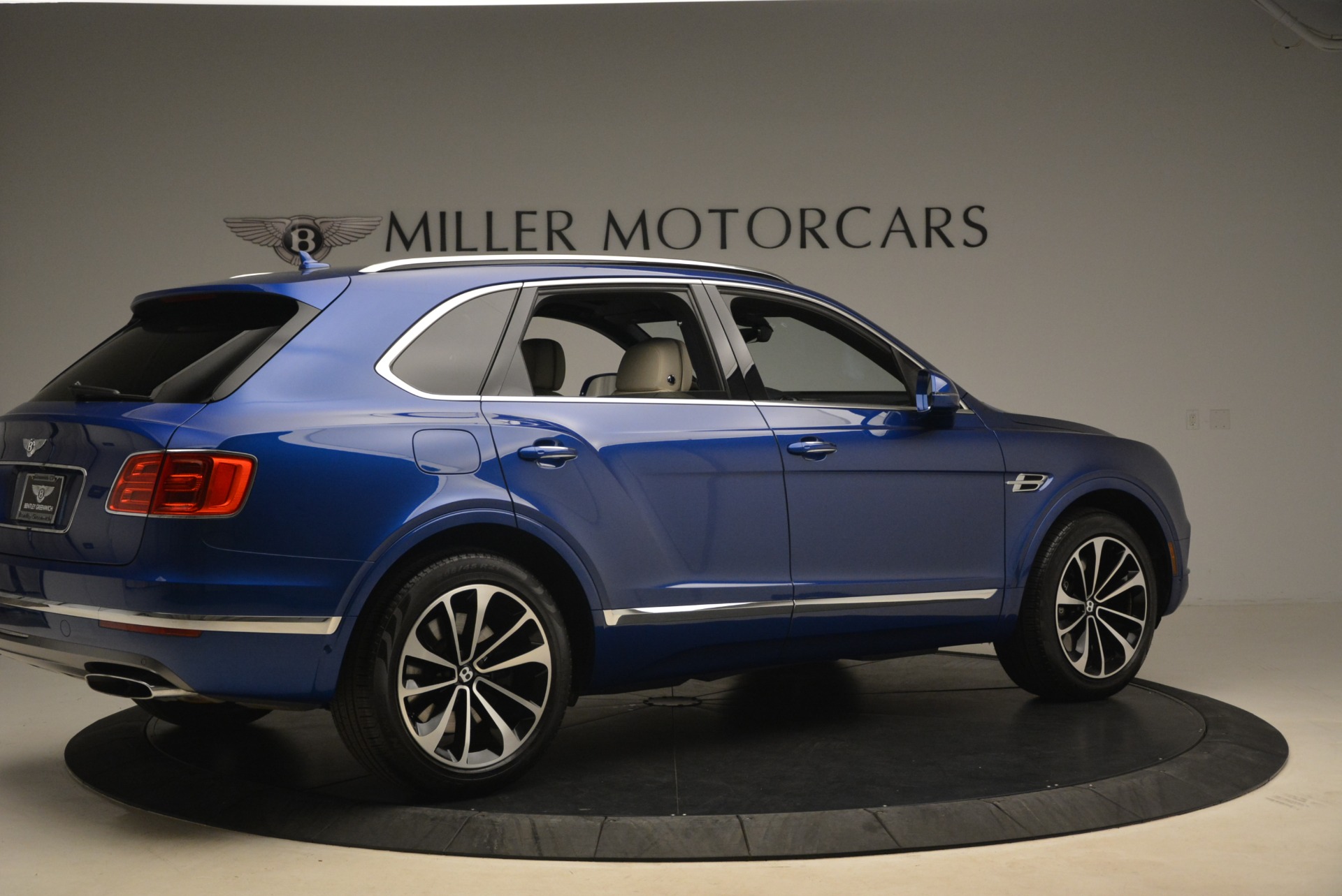 Used 2018 Bentley Bentayga W12 Signature | St. Petersburg, FL
