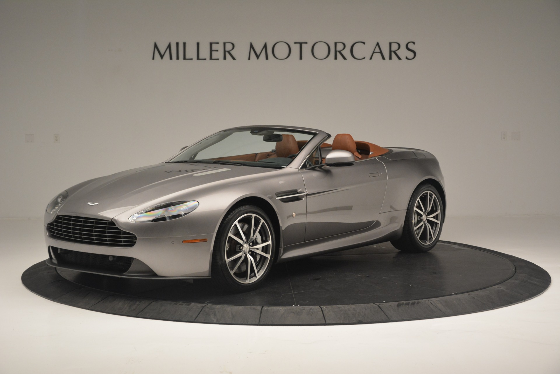 Used 2015 Aston Martin V8 Vantage Roadster | Greenwich, CT