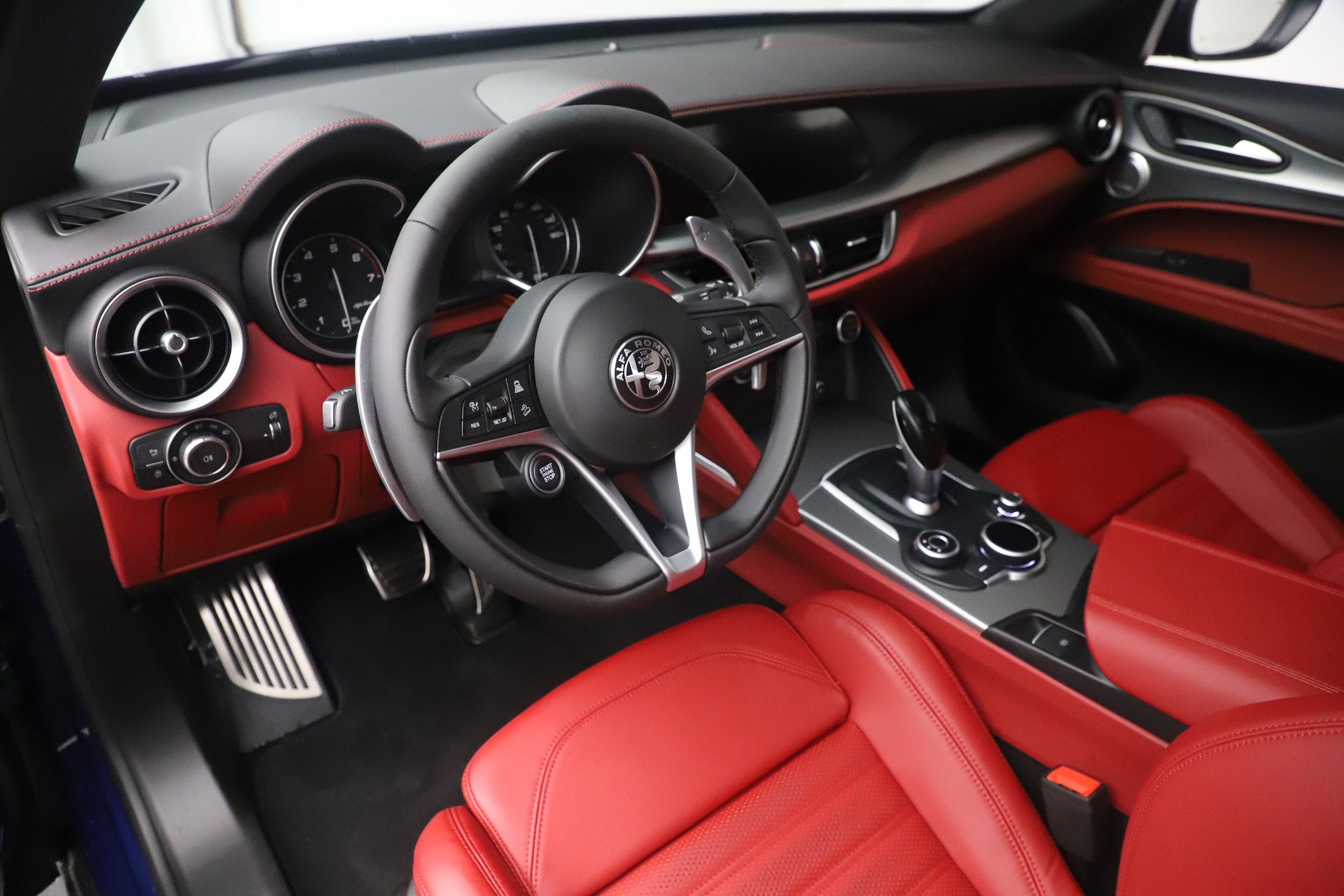 New 2019 Alfa Romeo Stelvio Ti Sport Q4 | St. Petersburg, FL