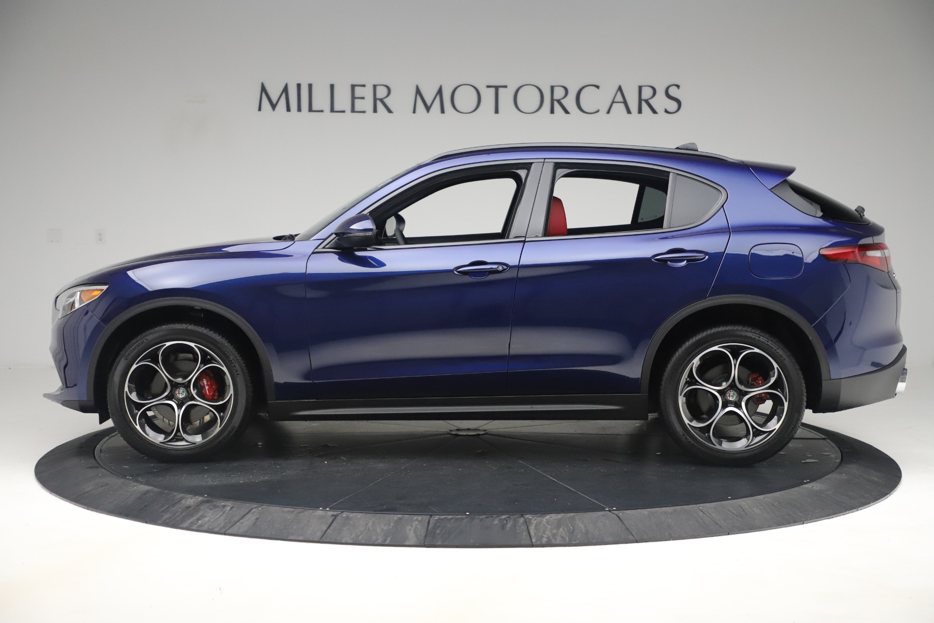 New 2019 Alfa Romeo Stelvio Ti Sport Q4 | St. Petersburg, FL