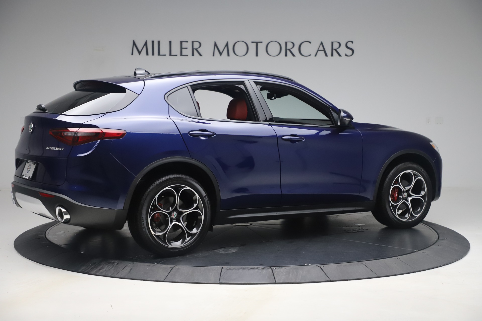 New 2019 Alfa Romeo Stelvio Ti Sport Q4 | St. Petersburg, FL