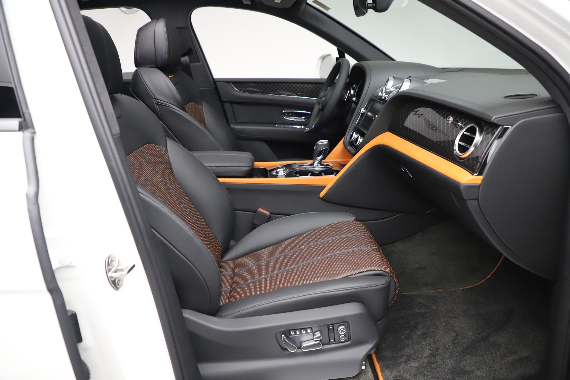 New 2020 Bentley Bentayga V8 Design Series | St. Petersburg, FL
