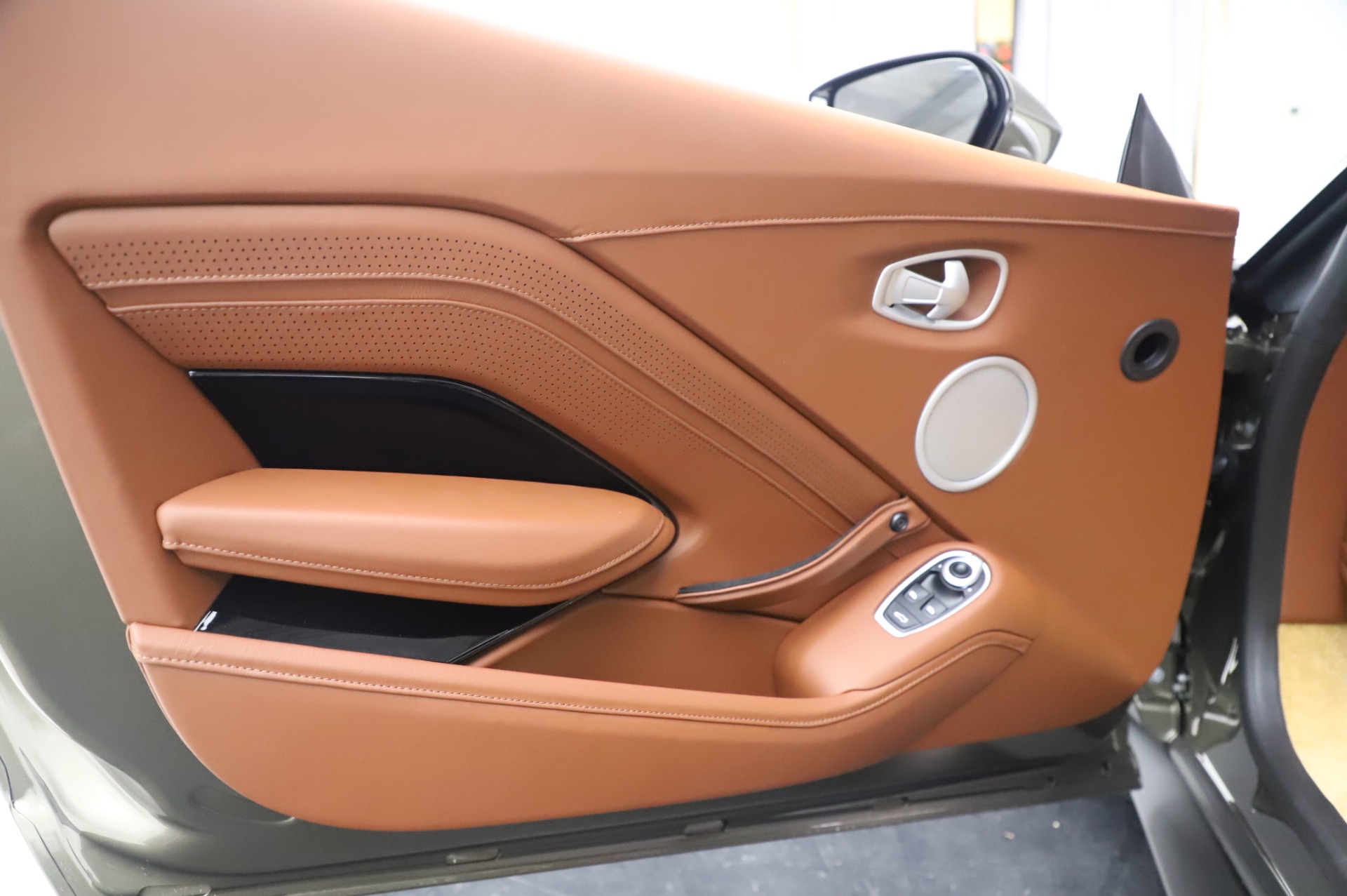 New 2020 Aston Martin Vantage Coupe | St. Petersburg, FL