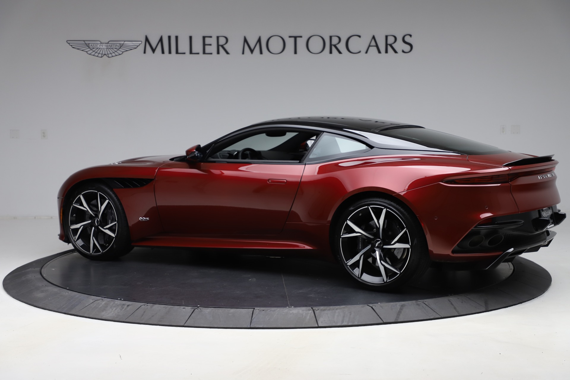 Used 2019 Aston Martin DBS Superleggera Coupe | St. Petersburg, FL