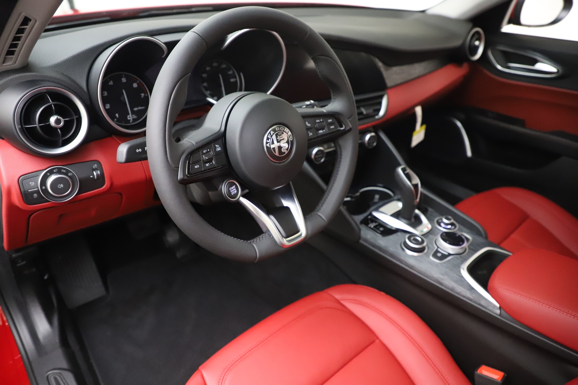 New 2020 Alfa Romeo Giulia Q4 | St. Petersburg, FL