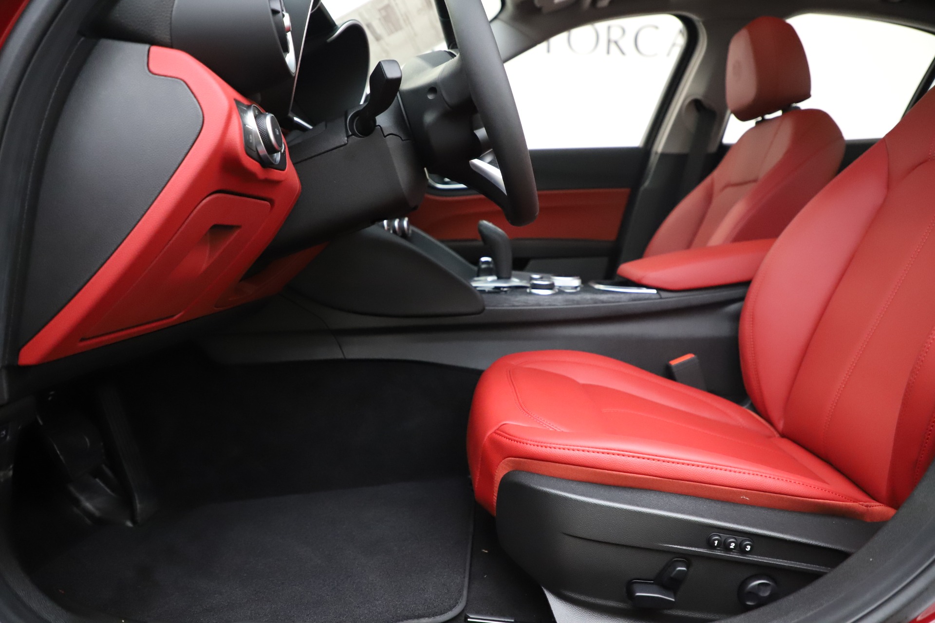 New 2020 Alfa Romeo Giulia Q4 | St. Petersburg, FL