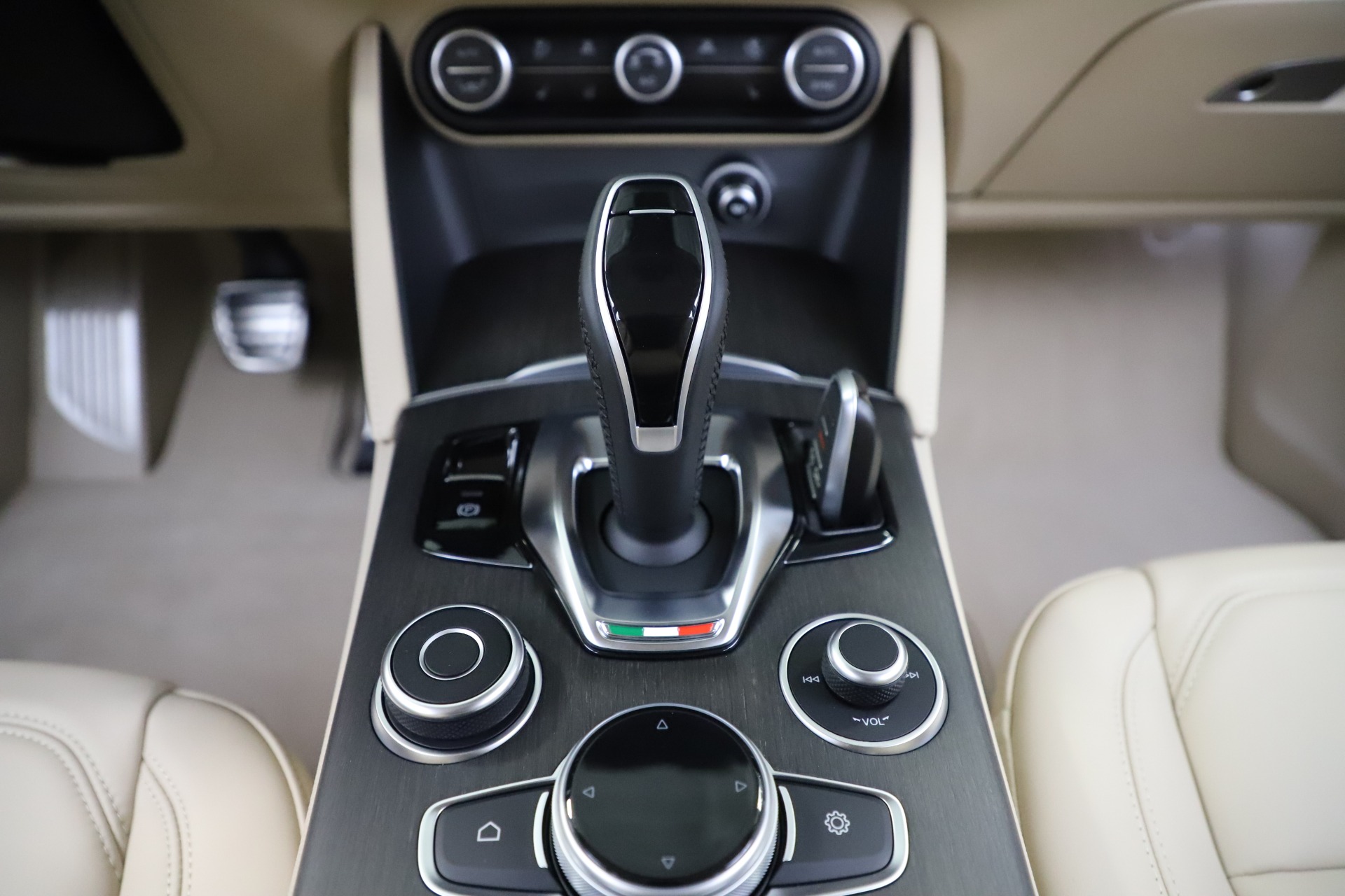 New 2020 Alfa Romeo Stelvio Ti Lusso Q4 | St. Petersburg, FL