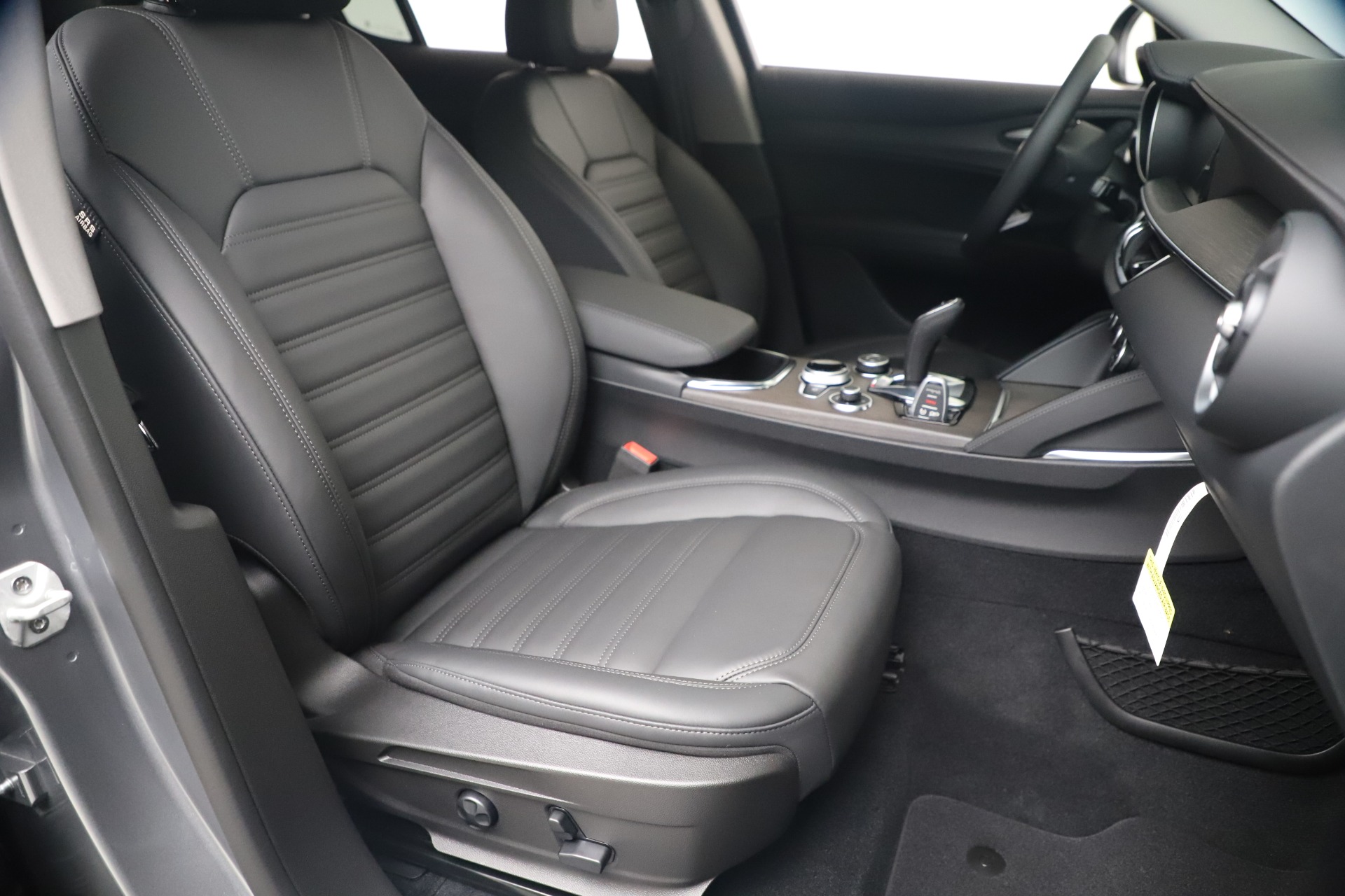 New 2020 Alfa Romeo Stelvio Ti Lusso Q4 | St. Petersburg, FL