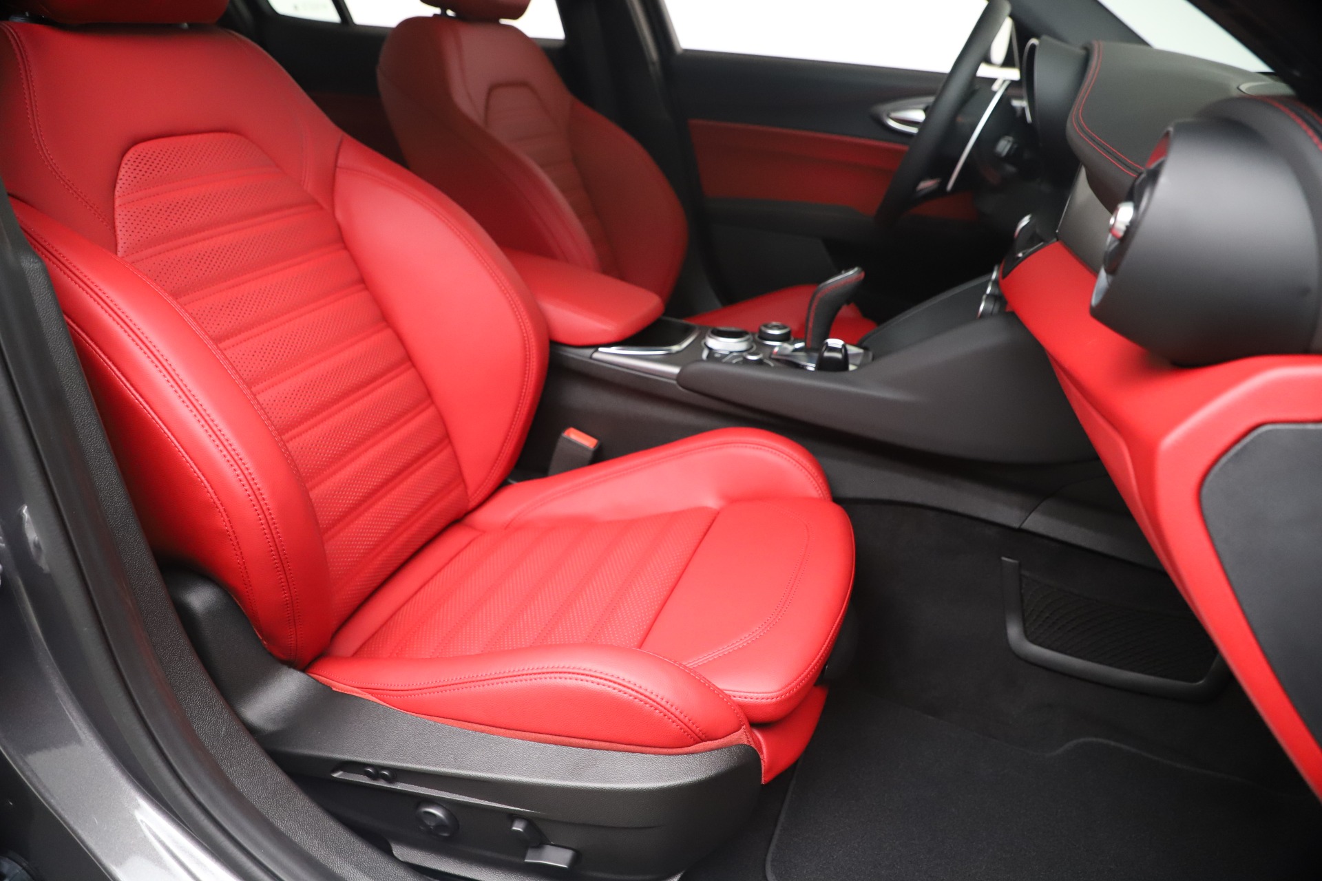 New 2020 Alfa Romeo Giulia Ti Sport Q4 | St. Petersburg, FL