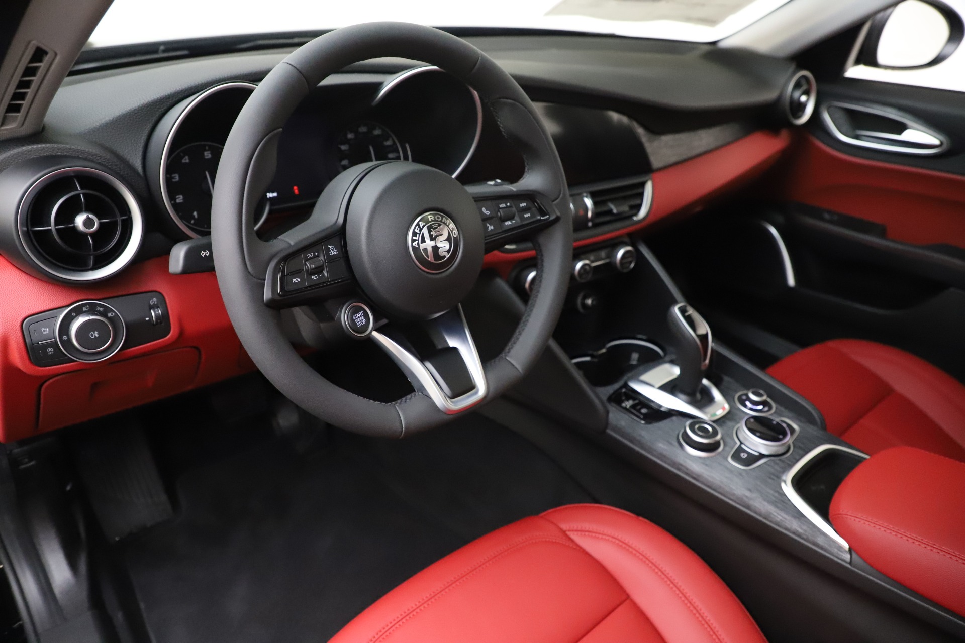 New 2020 Alfa Romeo Giulia Q4 | St. Petersburg, FL