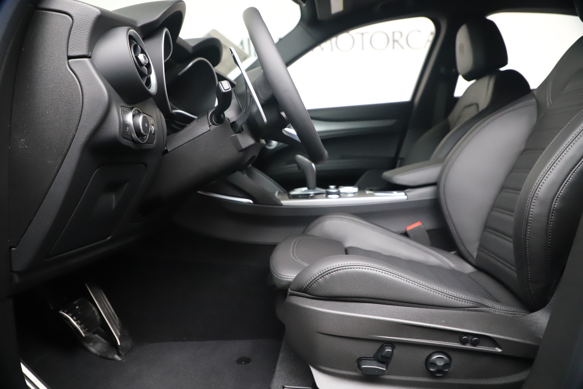 New 2020 Alfa Romeo Stelvio Ti Sport Q4 | St. Petersburg, FL