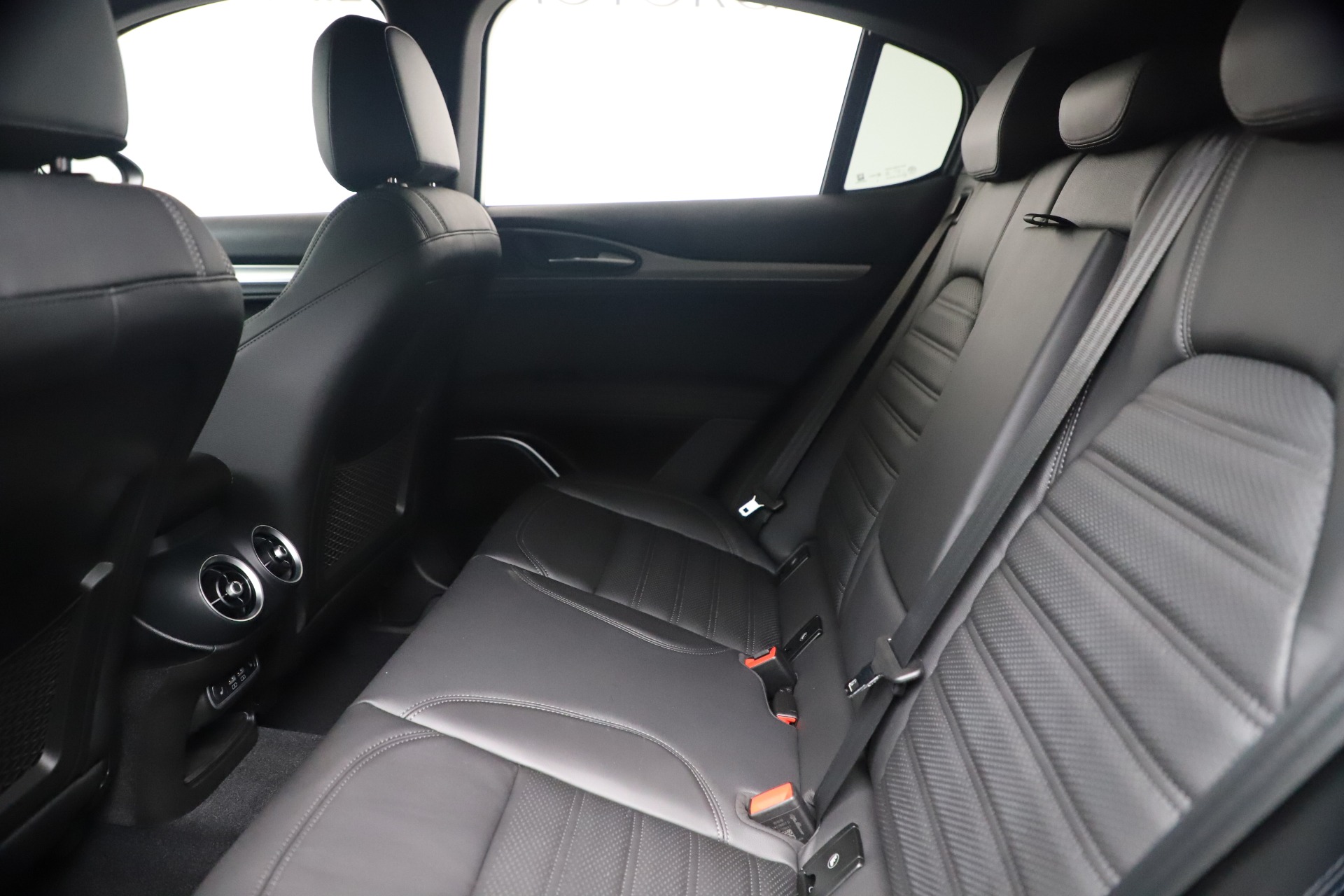 New 2020 Alfa Romeo Stelvio Ti Sport Q4 | St. Petersburg, FL