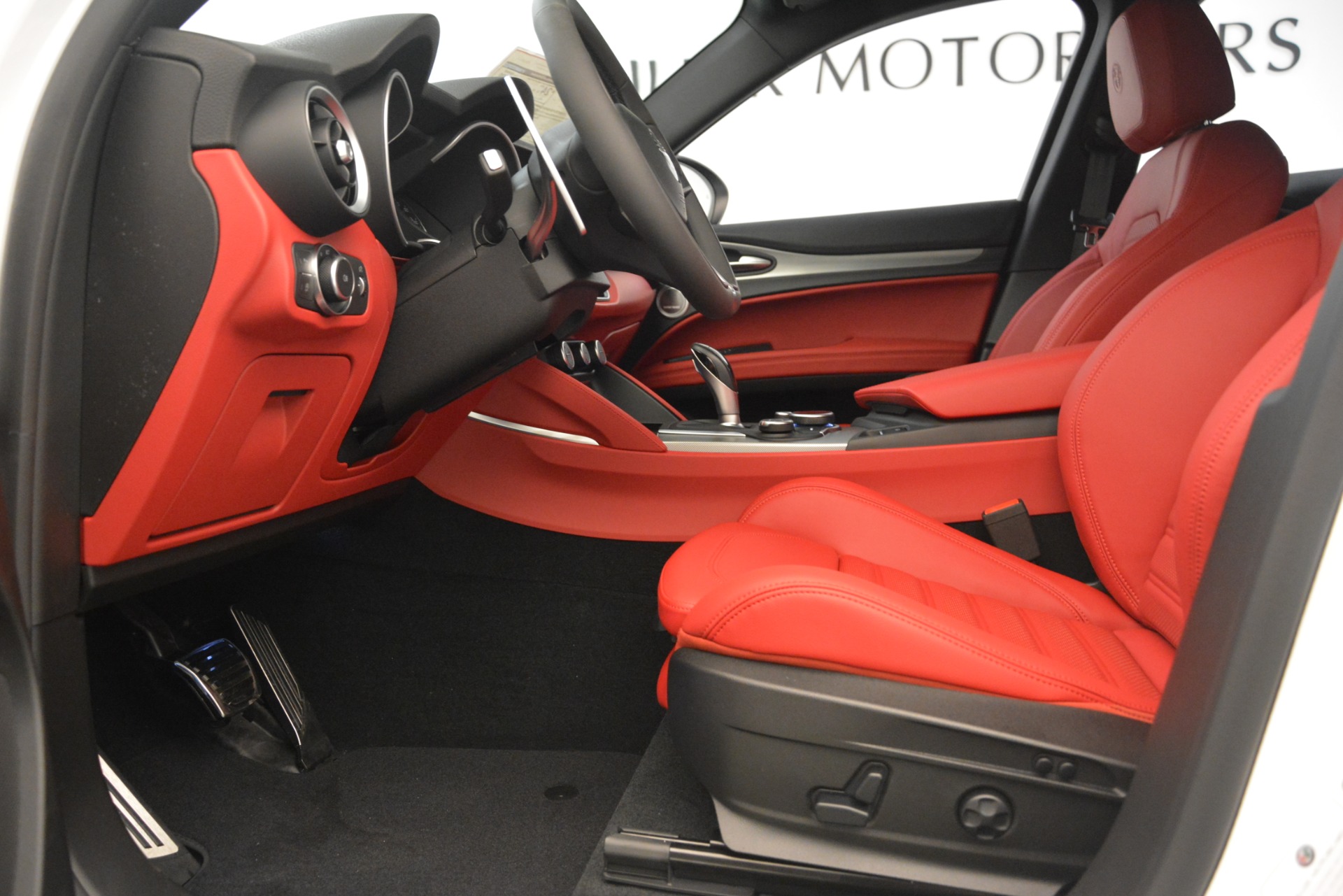 New 2019 Alfa Romeo Stelvio Ti Sport Q4 | St. Petersburg, FL