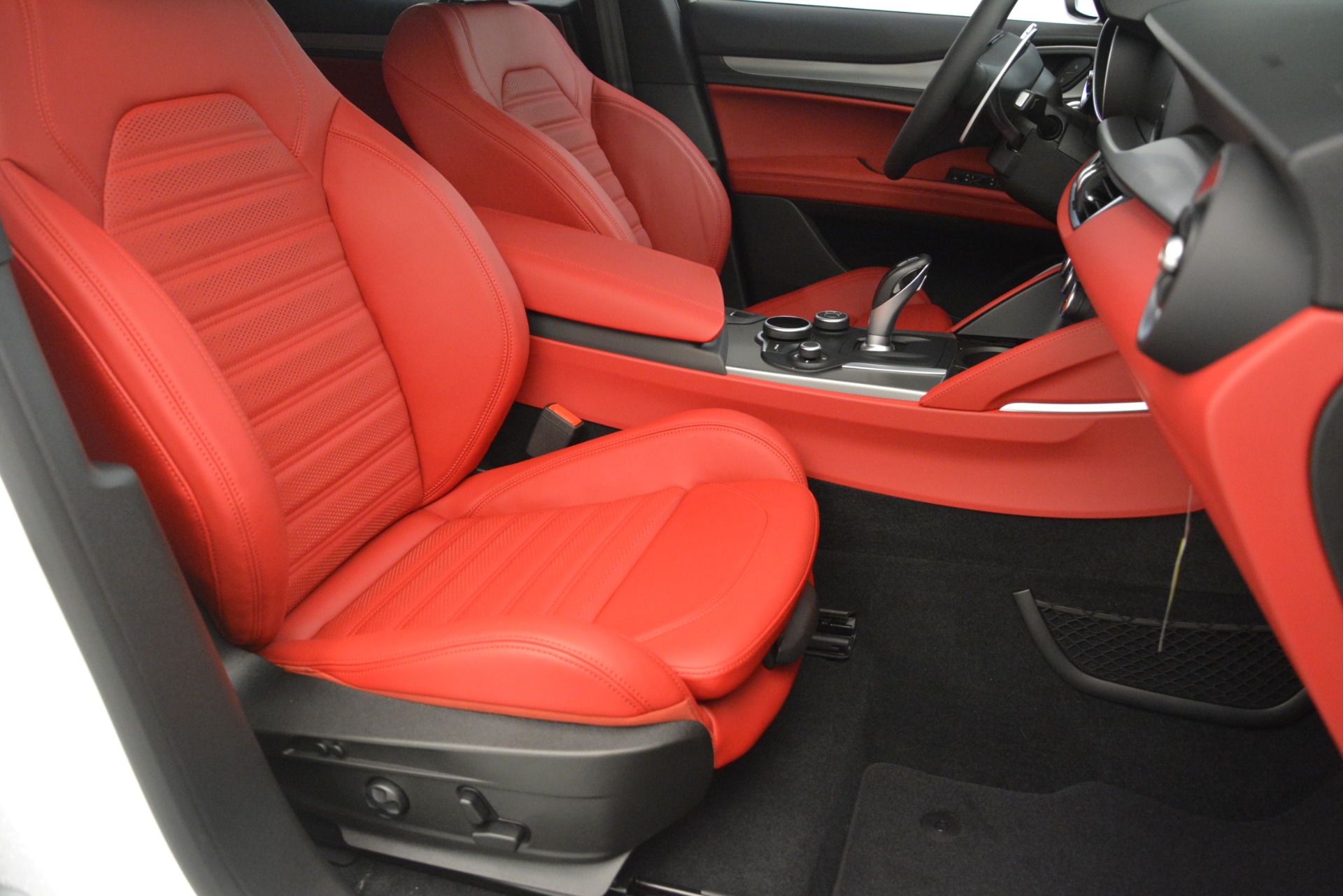 New 2019 Alfa Romeo Stelvio Ti Sport Q4 | St. Petersburg, FL