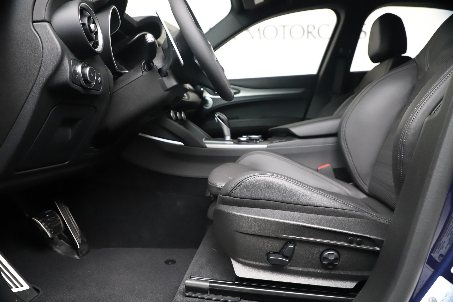 New 2019 Alfa Romeo Stelvio Ti Sport Q4 | St. Petersburg, FL
