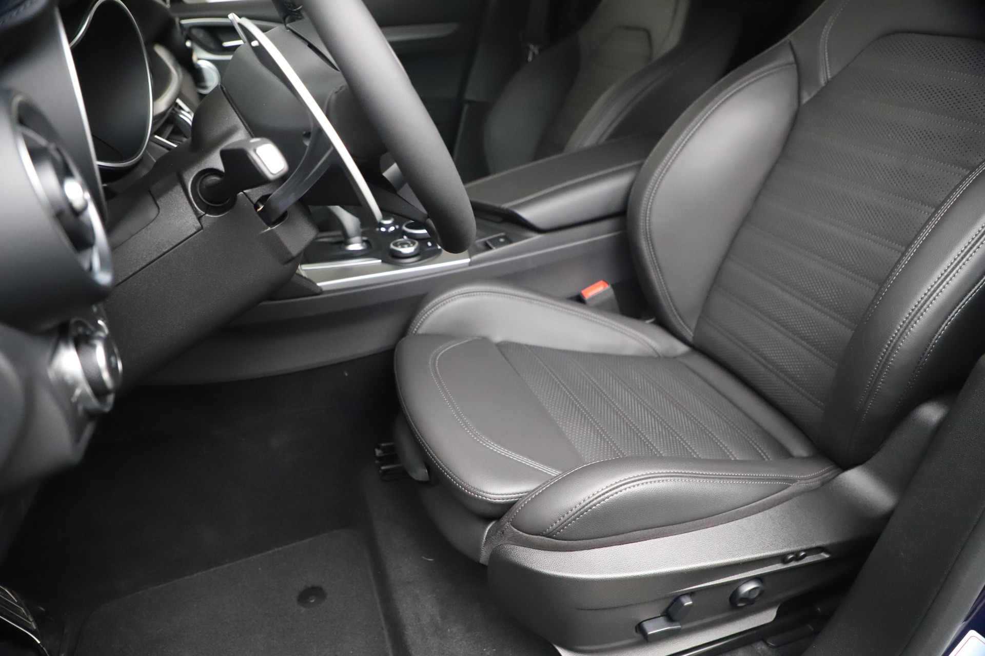 New 2019 Alfa Romeo Stelvio Ti Sport Q4 | St. Petersburg, FL