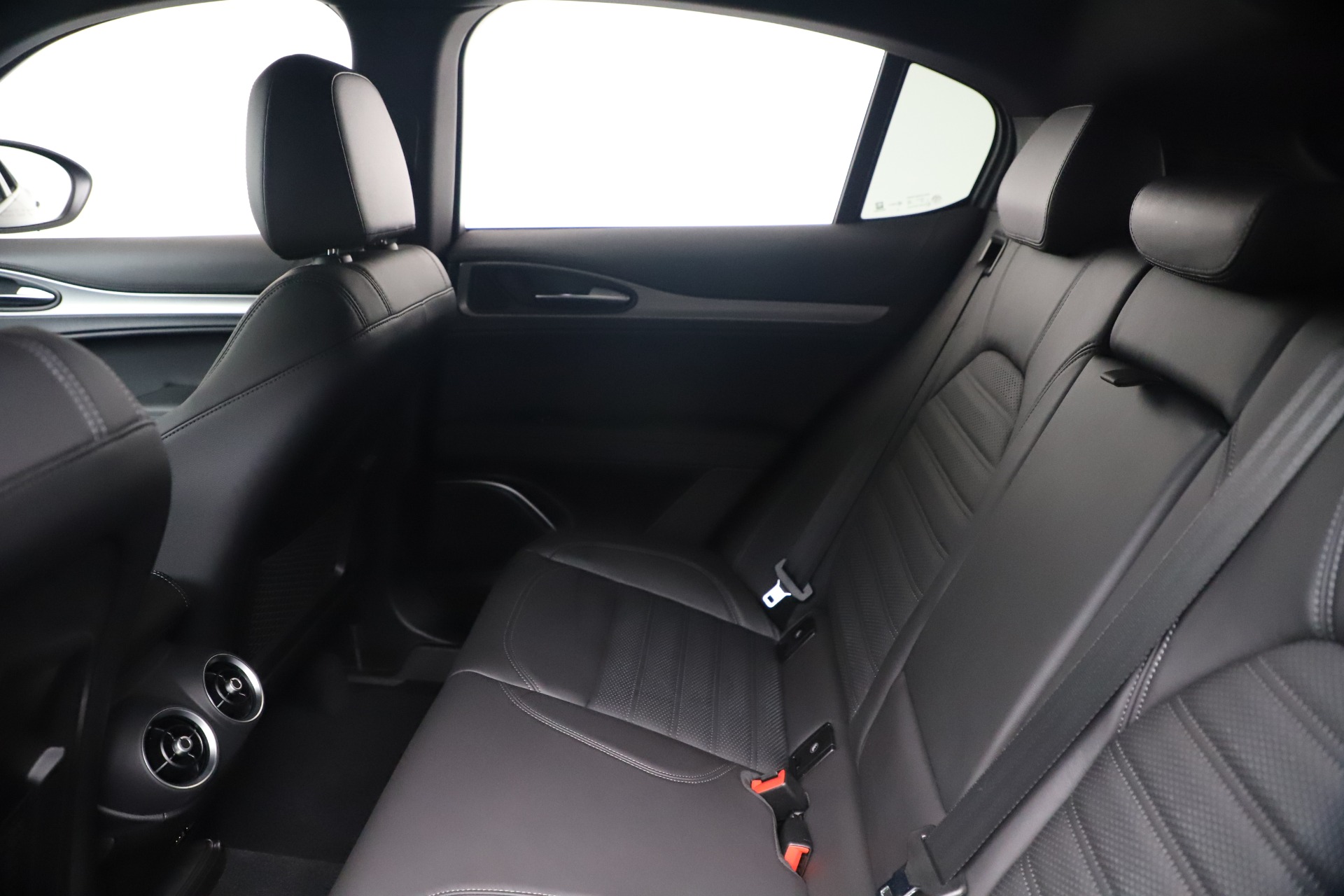 New 2019 Alfa Romeo Stelvio Ti Sport Q4 | St. Petersburg, FL
