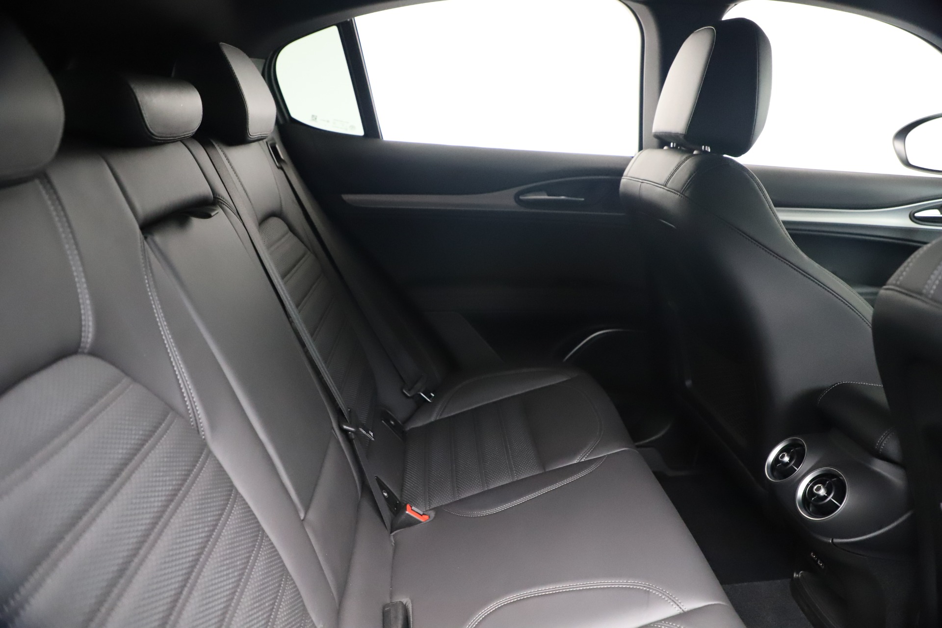 New 2019 Alfa Romeo Stelvio Ti Sport Q4 | St. Petersburg, FL