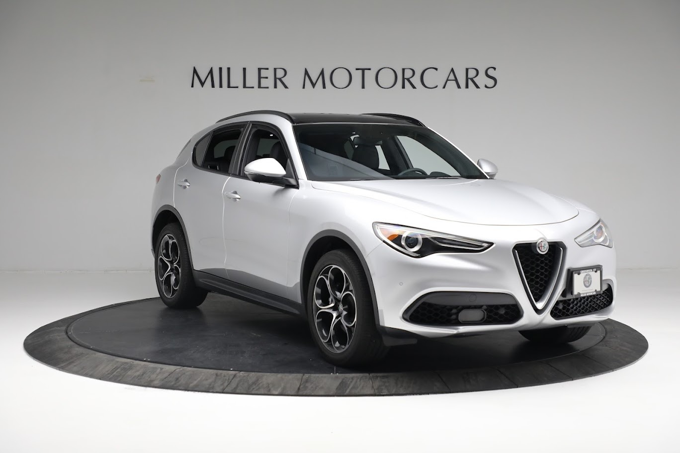 New 2019 Alfa Romeo Stelvio Ti Sport Q4 | St. Petersburg, FL