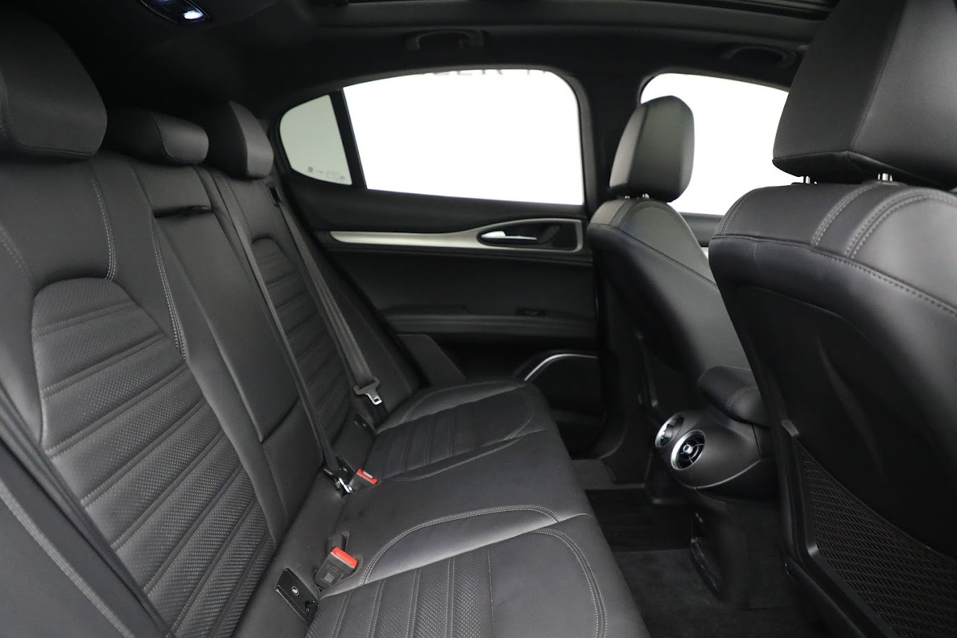New 2019 Alfa Romeo Stelvio Ti Sport Q4 | St. Petersburg, FL