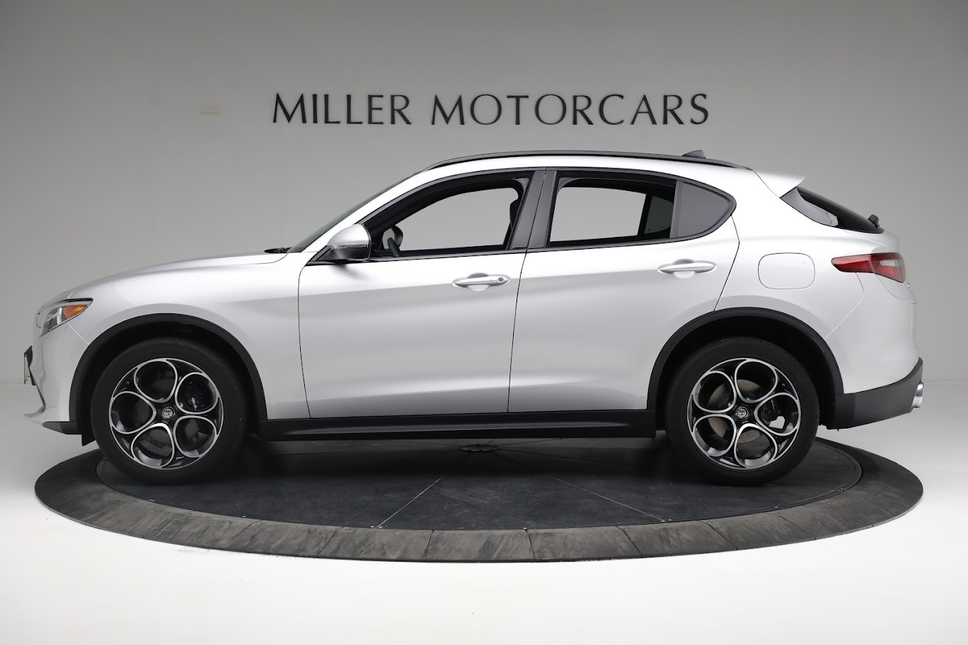 New 2019 Alfa Romeo Stelvio Ti Sport Q4 | St. Petersburg, FL