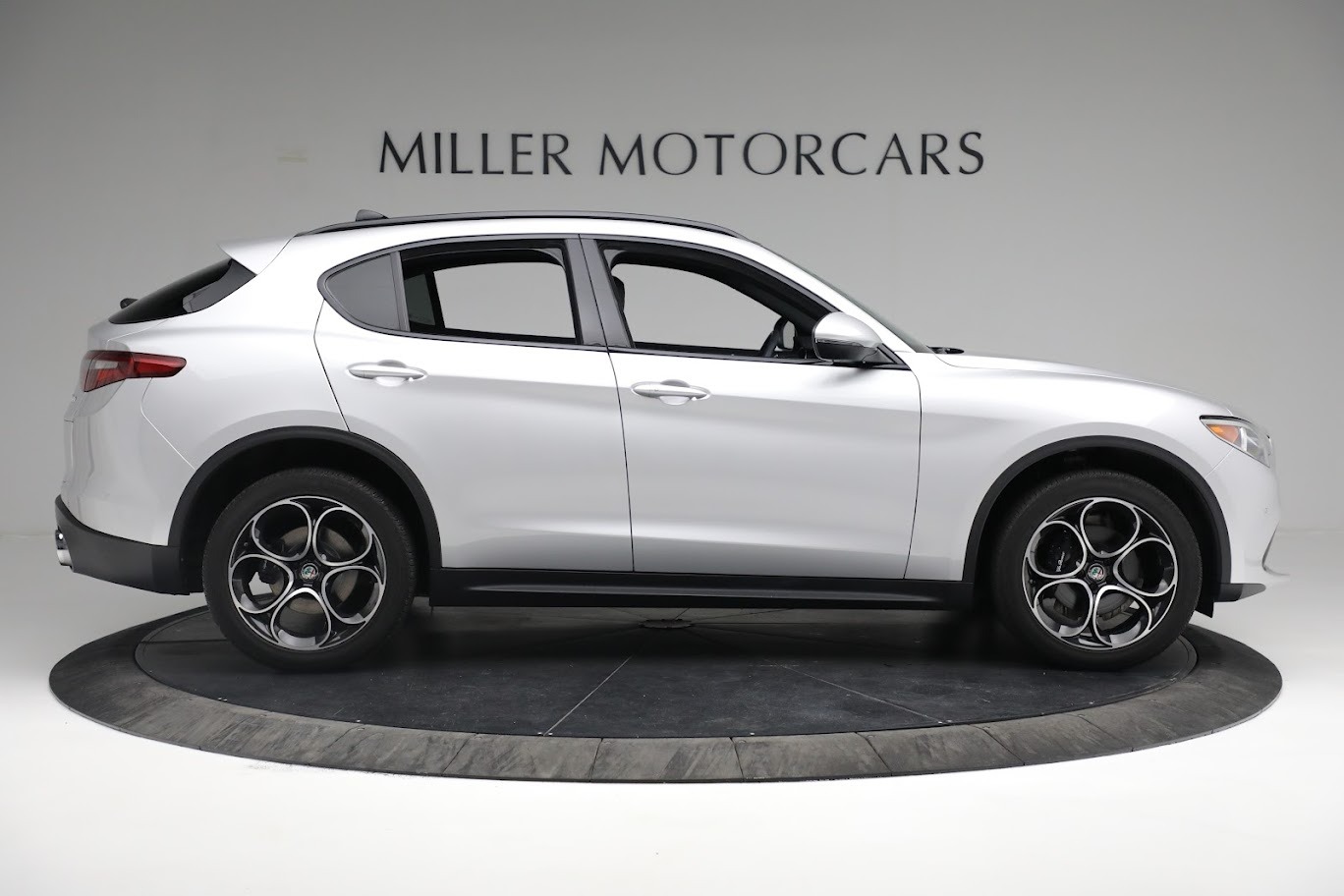 New 2019 Alfa Romeo Stelvio Ti Sport Q4 | St. Petersburg, FL