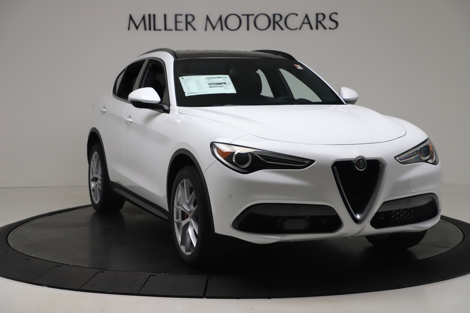 New 2019 Alfa Romeo Stelvio Ti Sport Q4 | St. Petersburg, FL