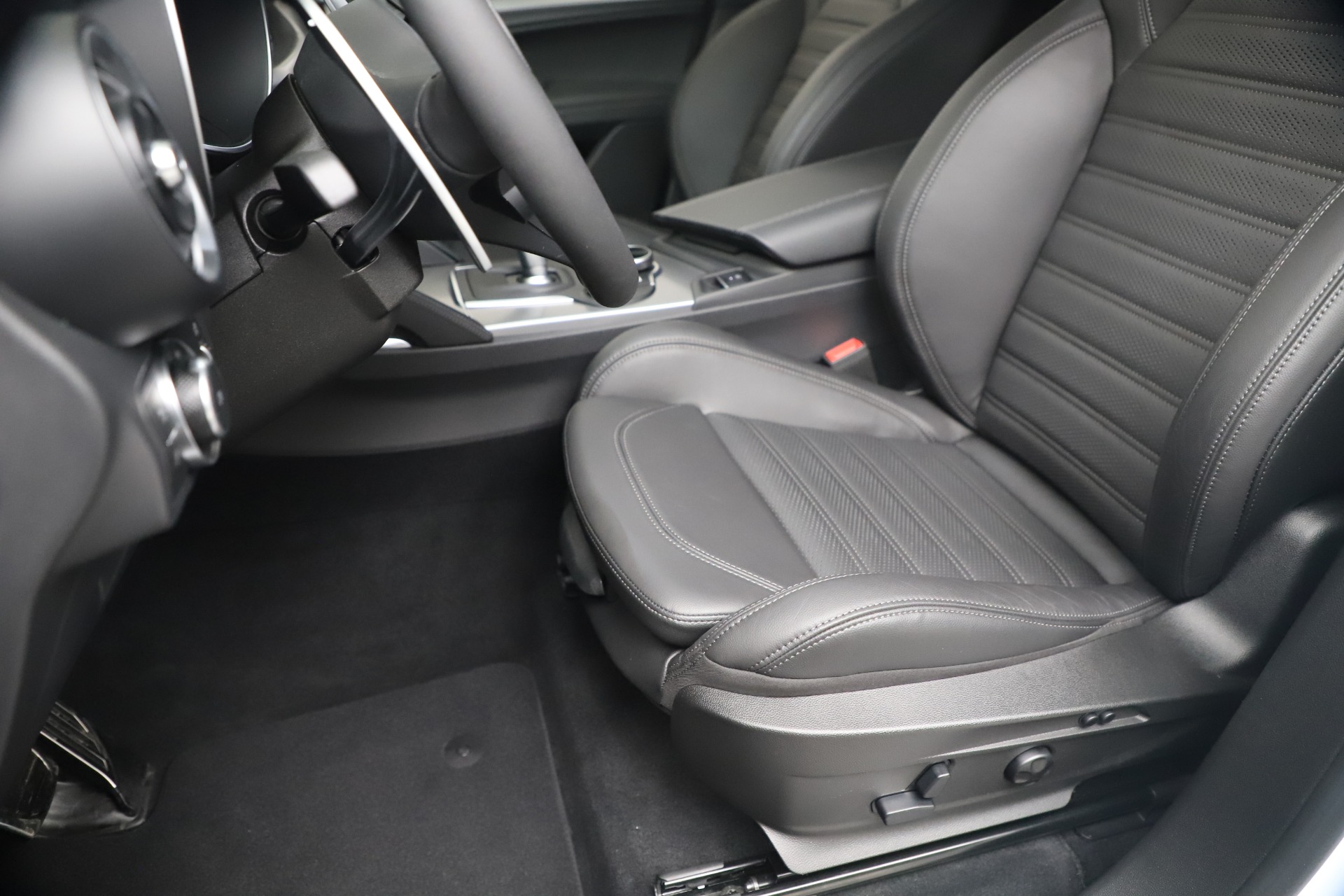 New 2019 Alfa Romeo Stelvio Ti Sport Q4 | St. Petersburg, FL