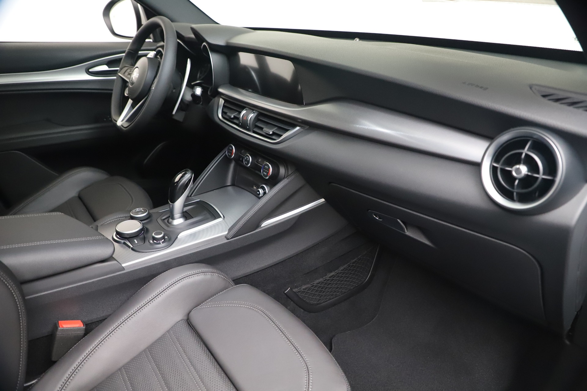 New 2019 Alfa Romeo Stelvio Ti Sport Q4 | St. Petersburg, FL