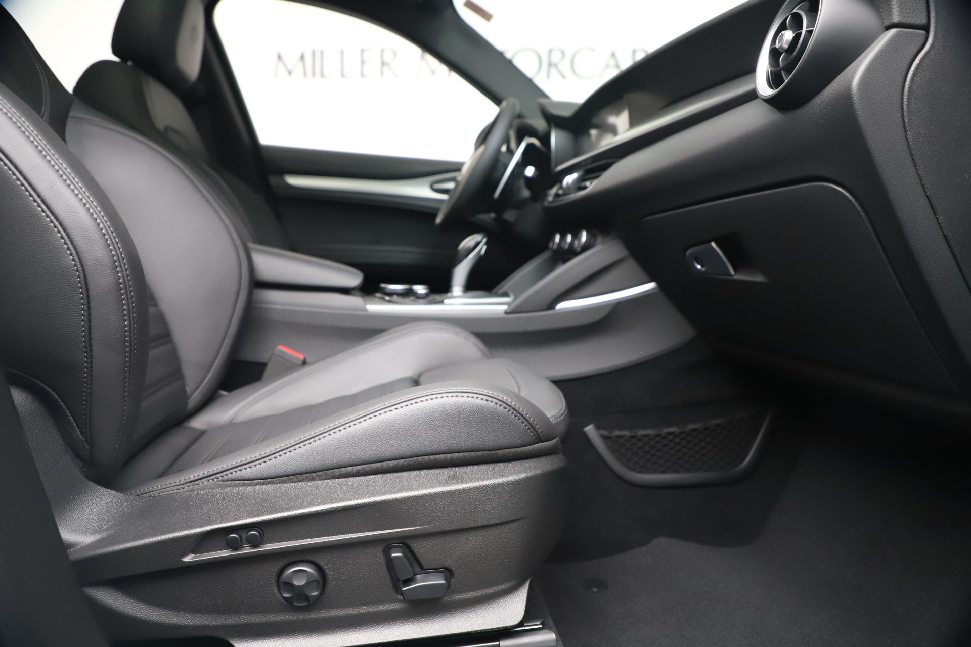 New 2019 Alfa Romeo Stelvio Ti Sport Q4 | St. Petersburg, FL