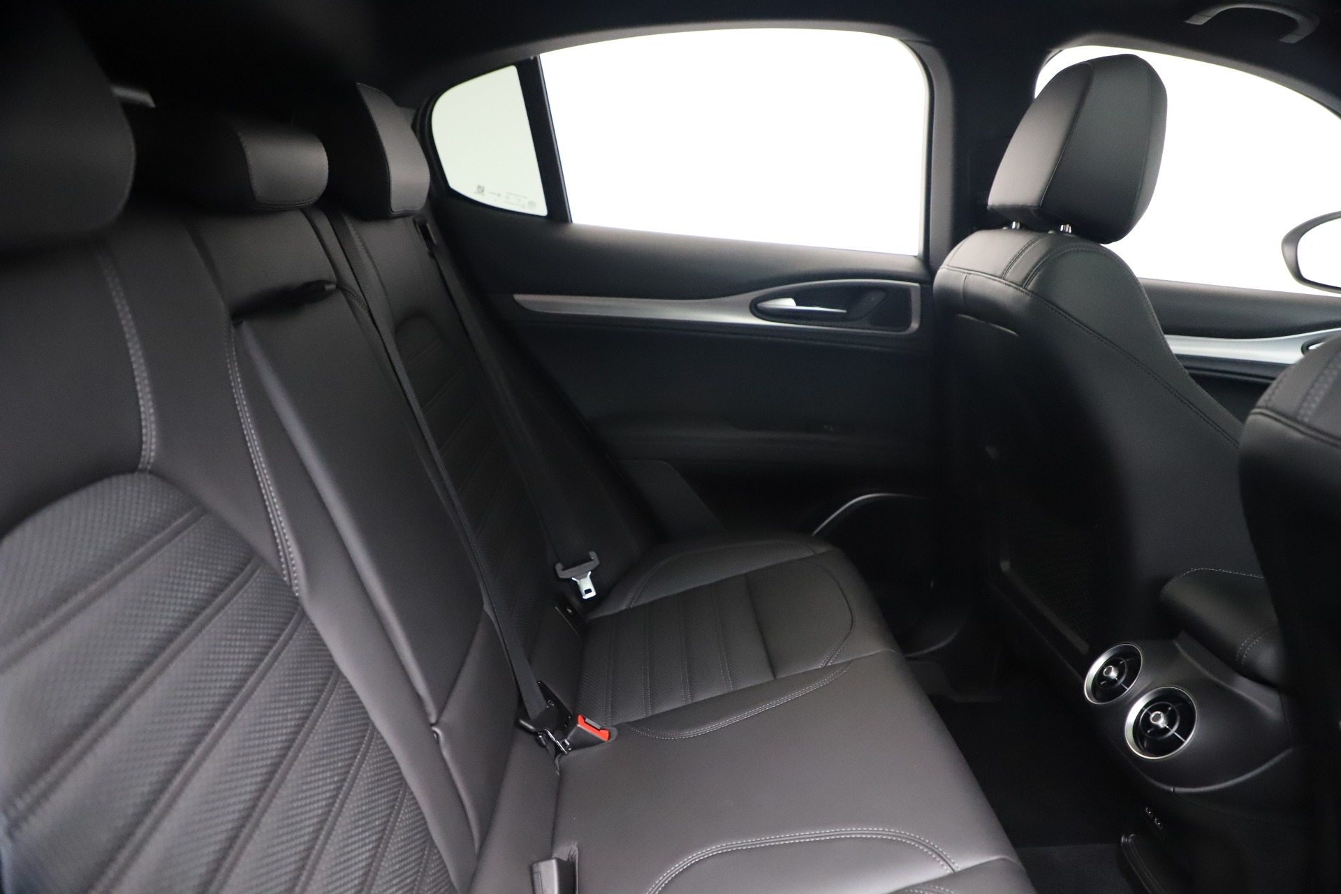 New 2019 Alfa Romeo Stelvio Ti Sport Q4 | St. Petersburg, FL
