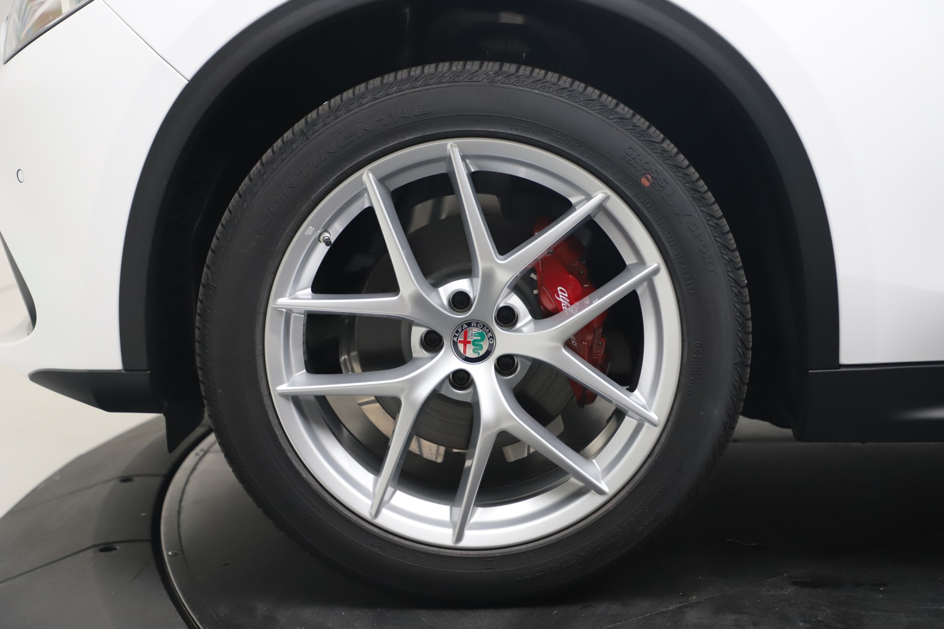 New 2019 Alfa Romeo Stelvio Ti Sport Q4 | St. Petersburg, FL
