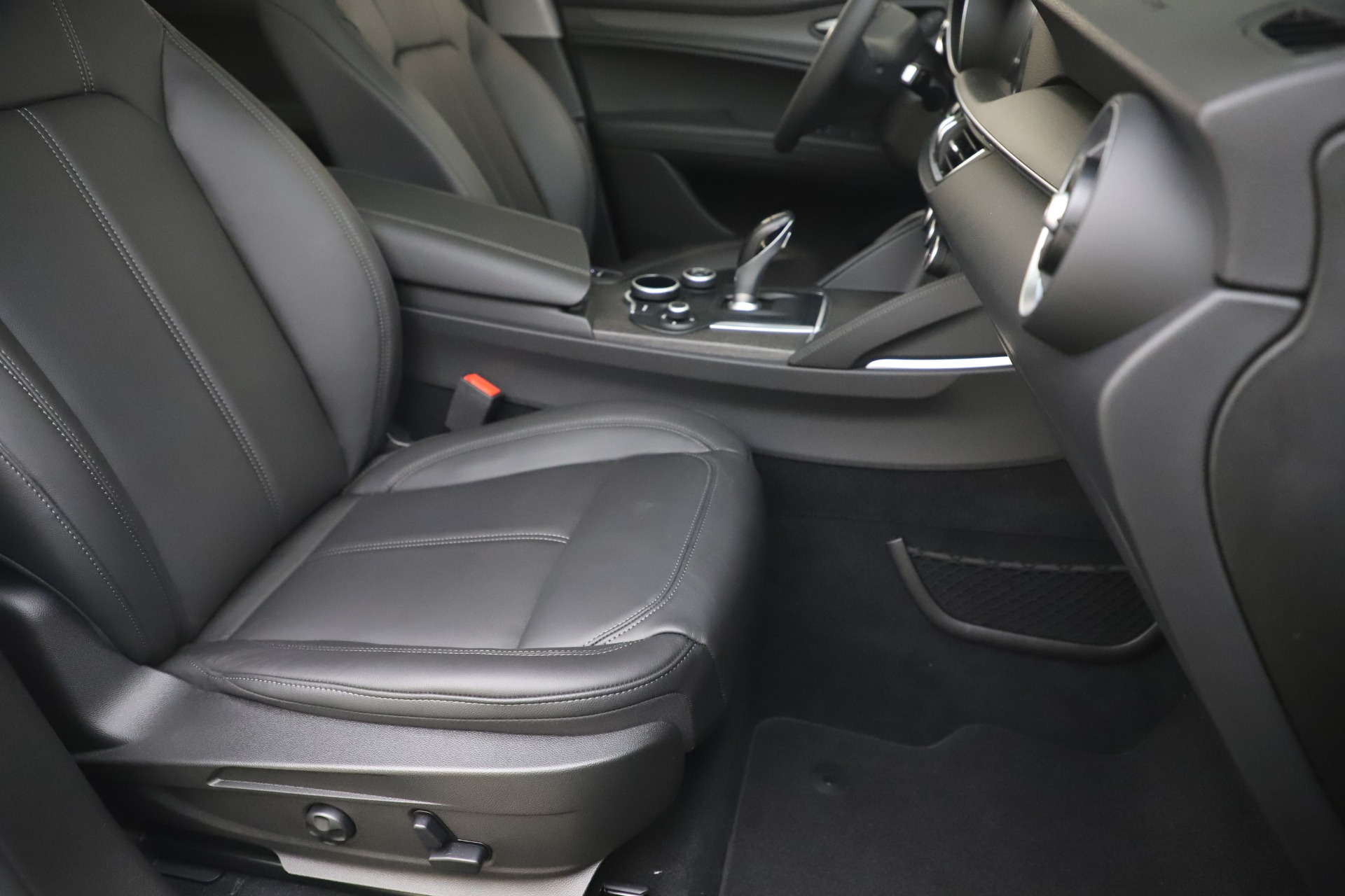 New 2019 Alfa Romeo Stelvio Ti Q4 | St. Petersburg, FL