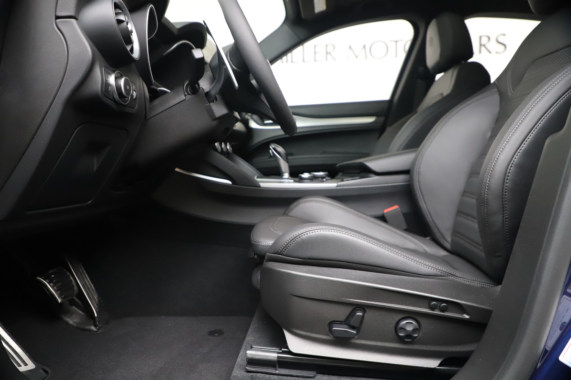New 2019 Alfa Romeo Stelvio Ti Sport Q4 | St. Petersburg, FL