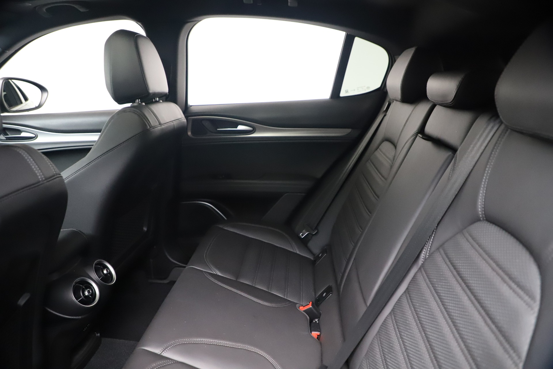 New 2019 Alfa Romeo Stelvio Ti Sport Q4 | St. Petersburg, FL