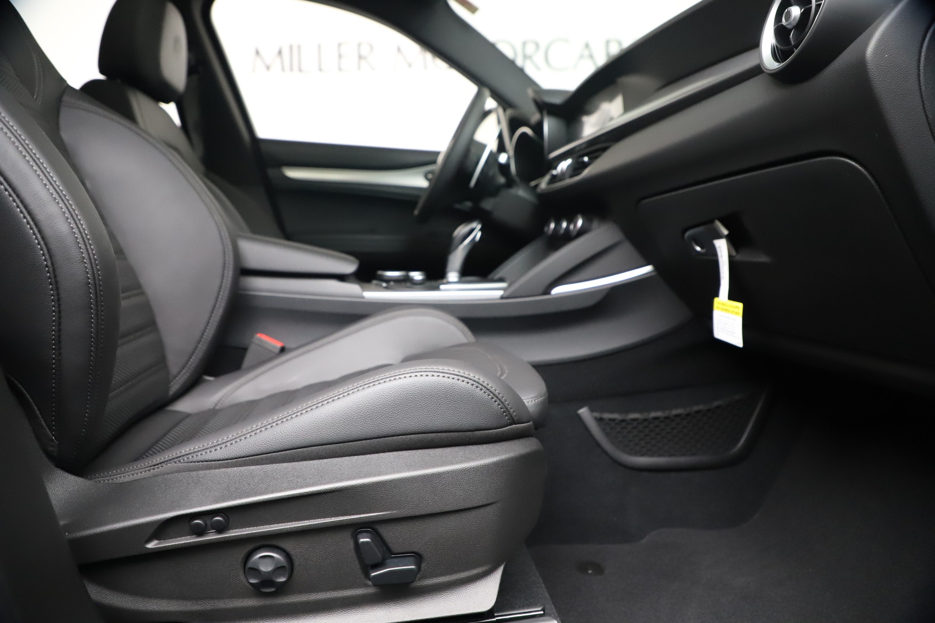 New 2019 Alfa Romeo Stelvio Ti Sport Q4 | St. Petersburg, FL