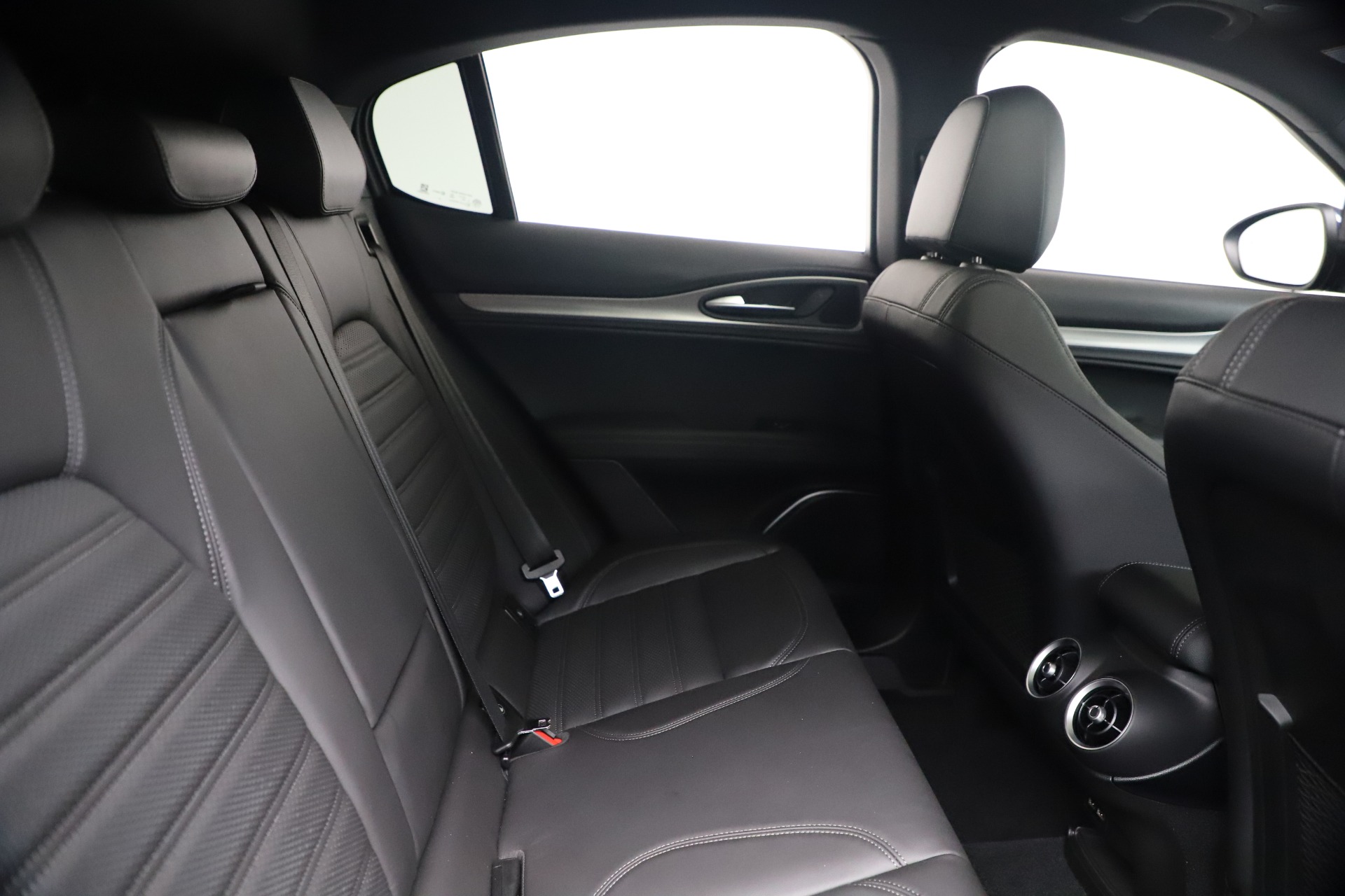 New 2019 Alfa Romeo Stelvio Ti Sport Q4 | St. Petersburg, FL