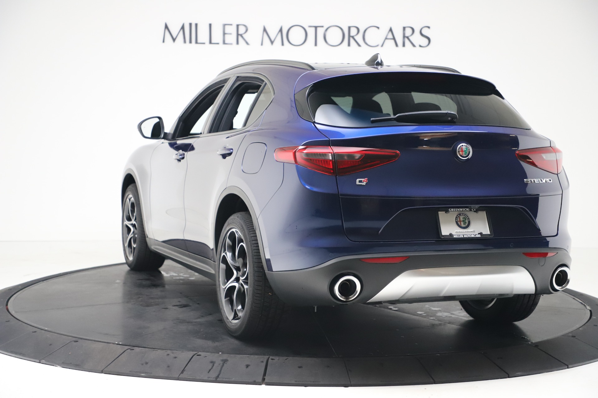 New 2019 Alfa Romeo Stelvio Ti Sport Q4 | St. Petersburg, FL