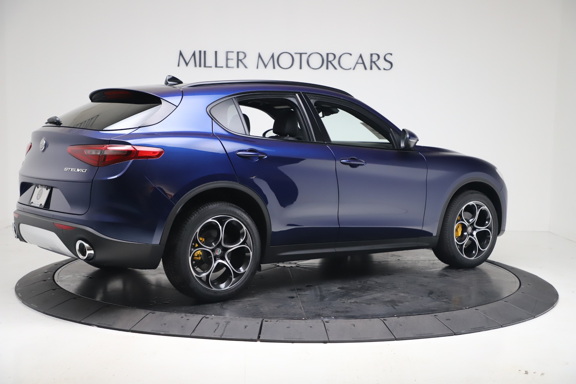 New 2019 Alfa Romeo Stelvio Ti Sport Q4 | St. Petersburg, FL