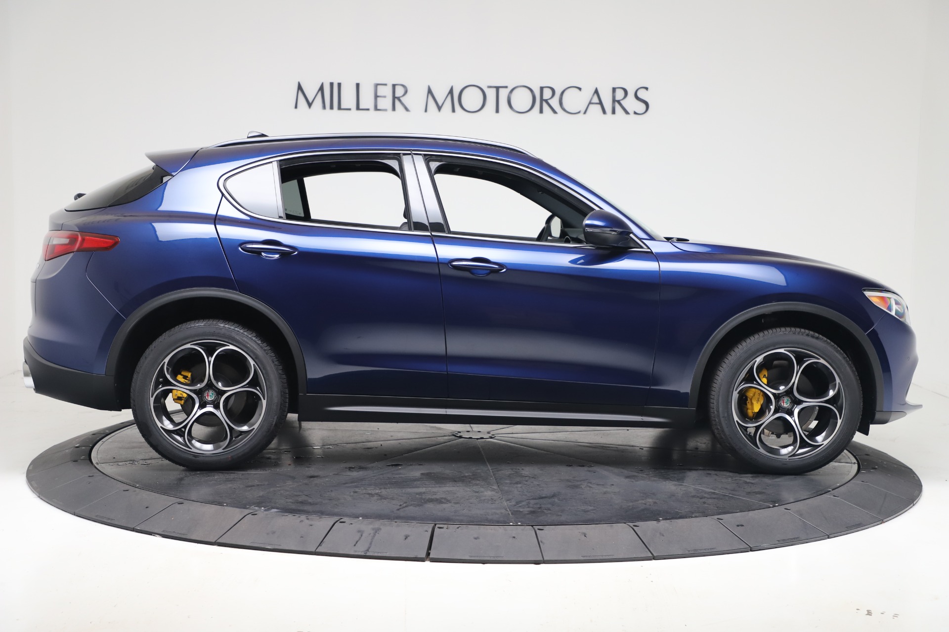 New 2019 Alfa Romeo Stelvio Ti Sport Q4 | St. Petersburg, FL