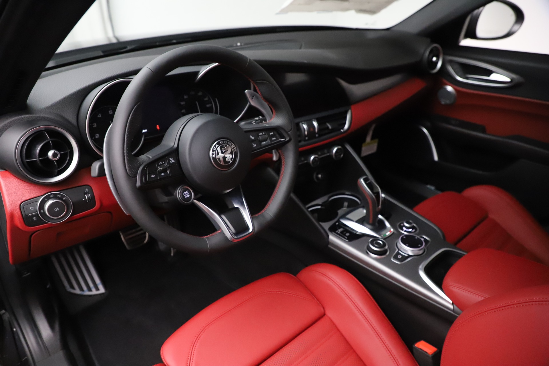 New 2020 Alfa Romeo Giulia Ti Sport Q4 | St. Petersburg, FL