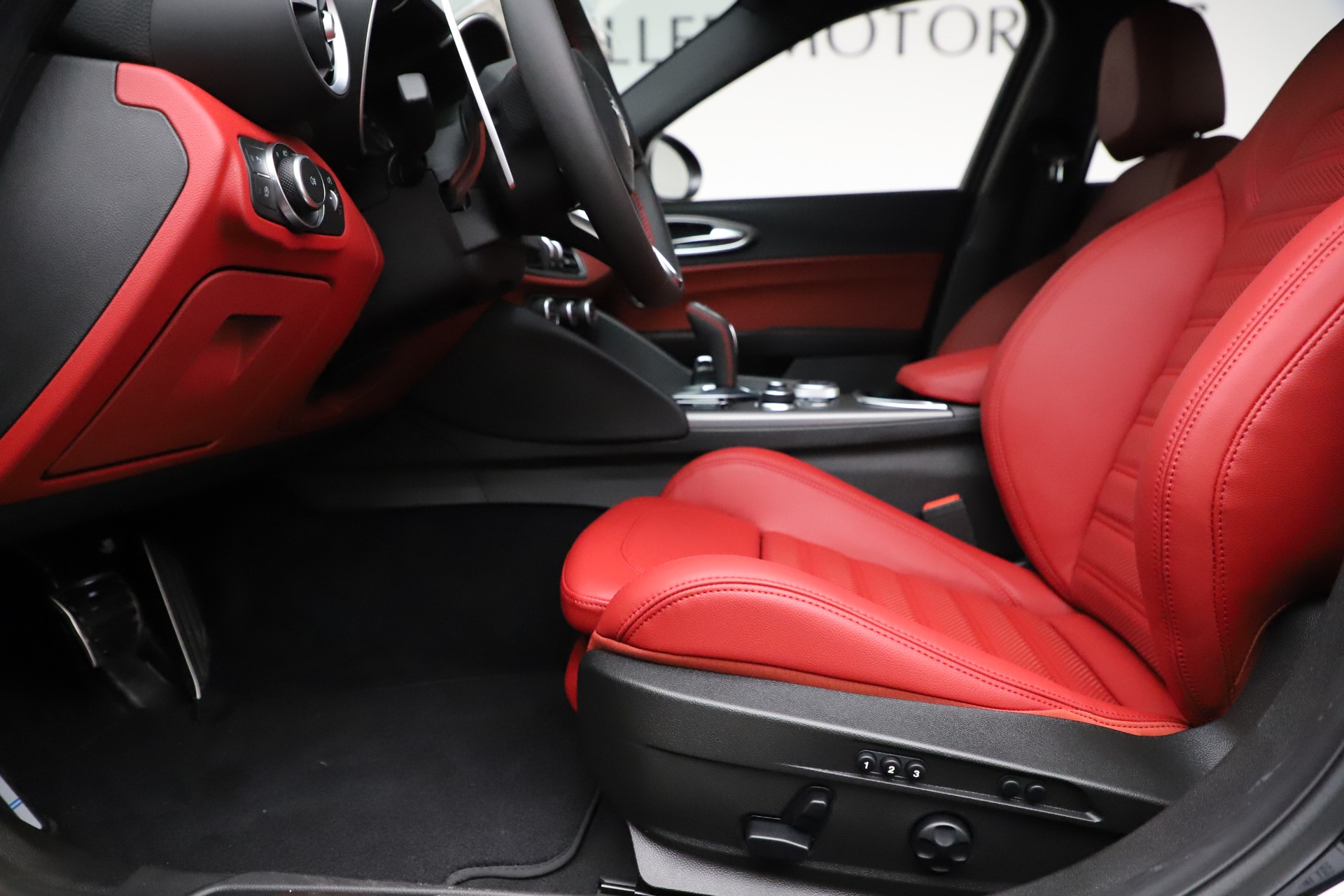 New 2020 Alfa Romeo Giulia Ti Sport Q4 | St. Petersburg, FL