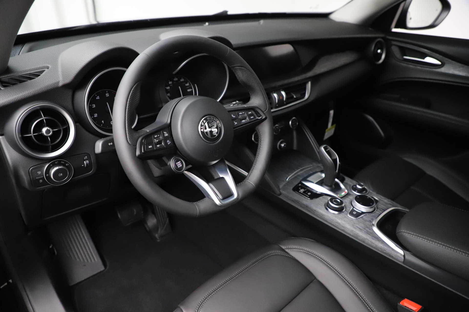 New 2020 Alfa Romeo Stelvio Sport Q4 | St. Petersburg, FL