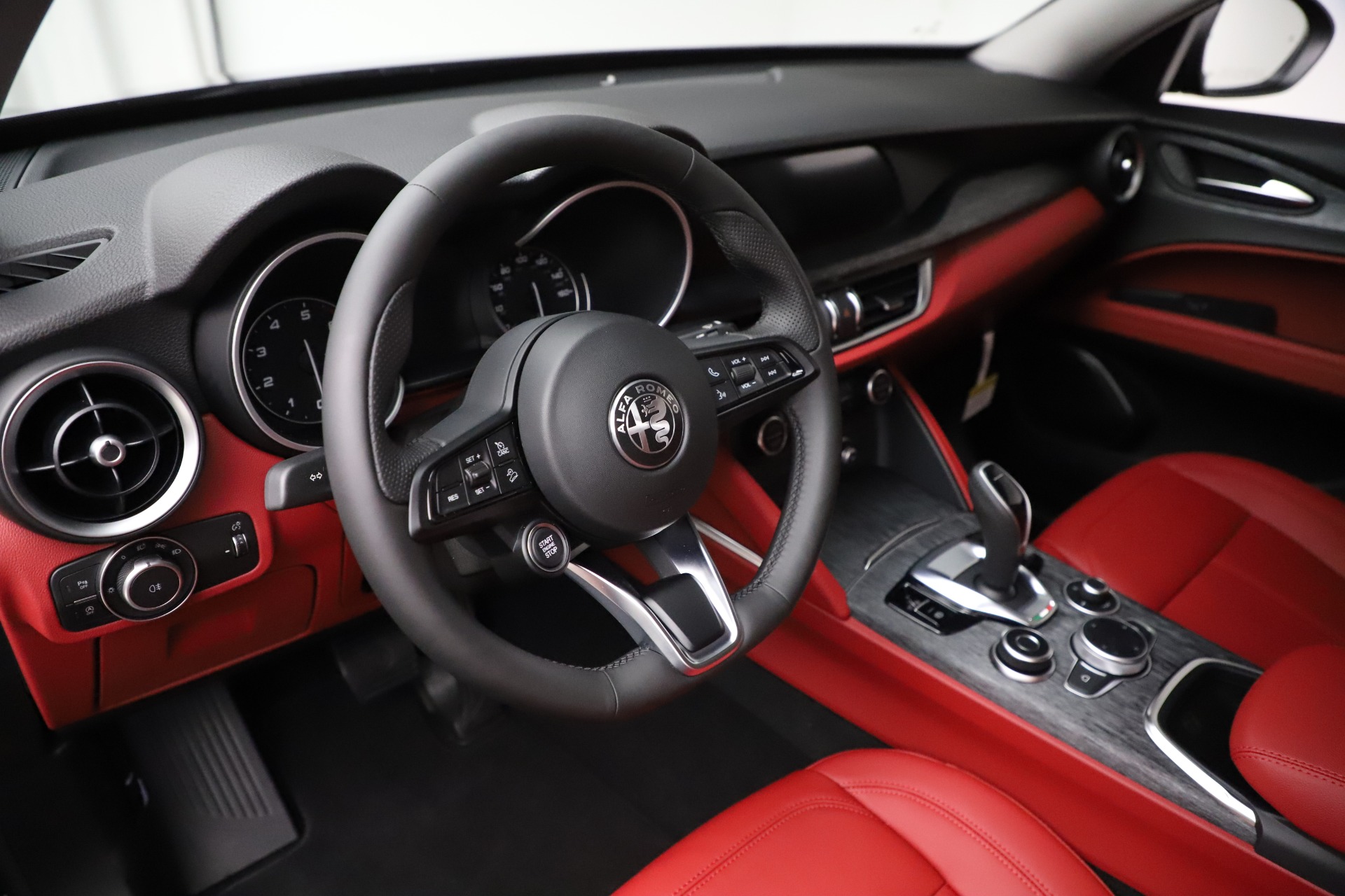 New 2020 Alfa Romeo Stelvio Sport Q4 | St. Petersburg, FL