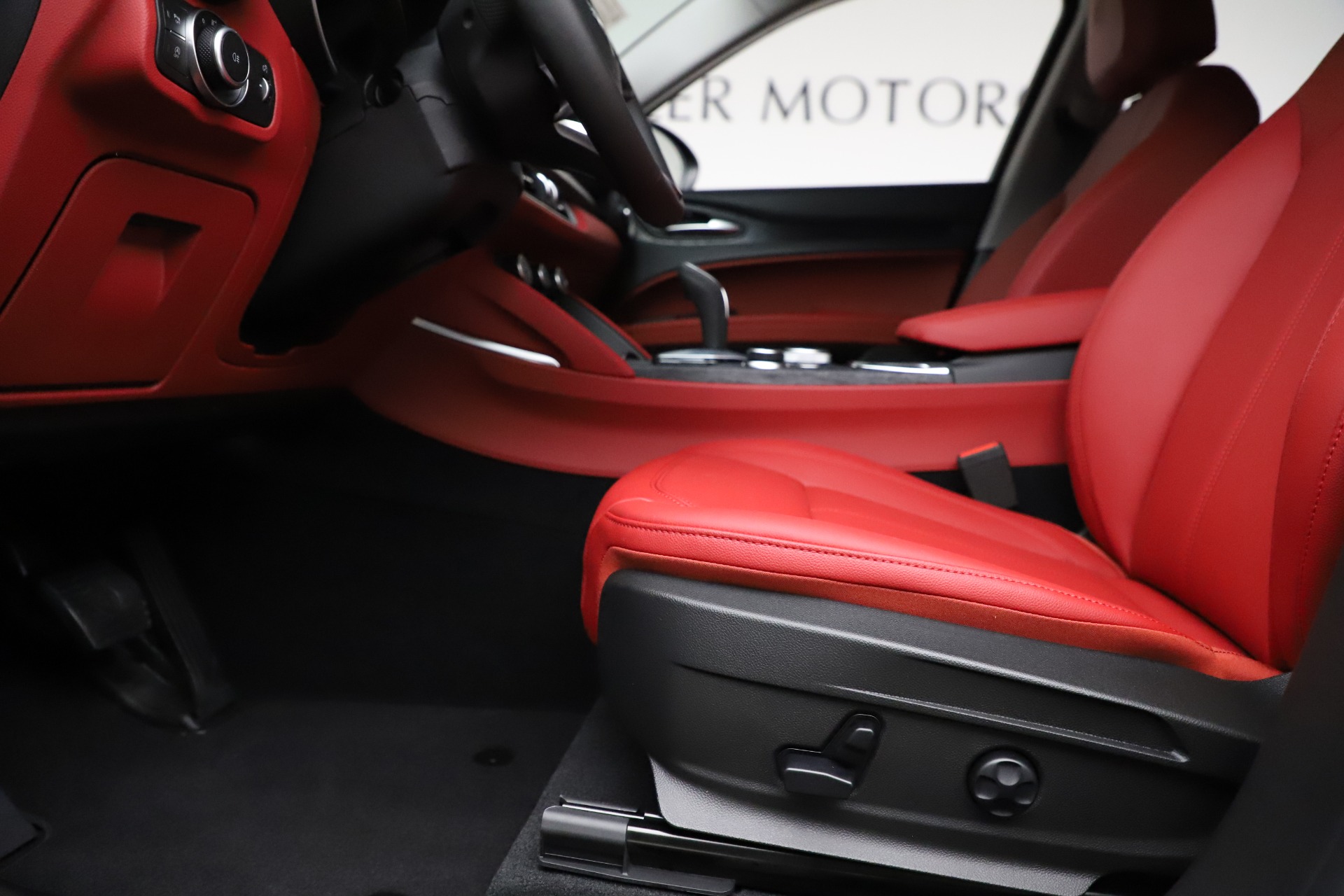 New 2020 Alfa Romeo Stelvio Sport Q4 | St. Petersburg, FL