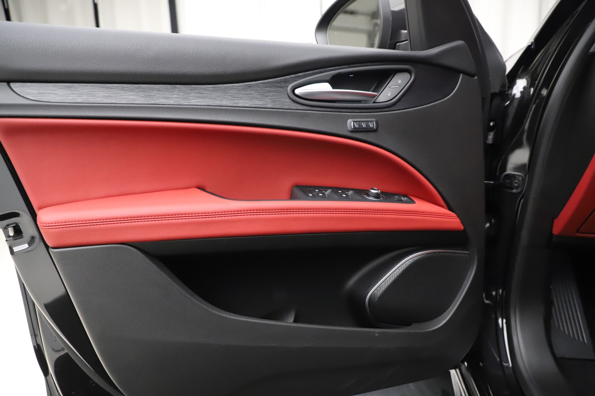 New 2020 Alfa Romeo Stelvio Sport Q4 | St. Petersburg, FL